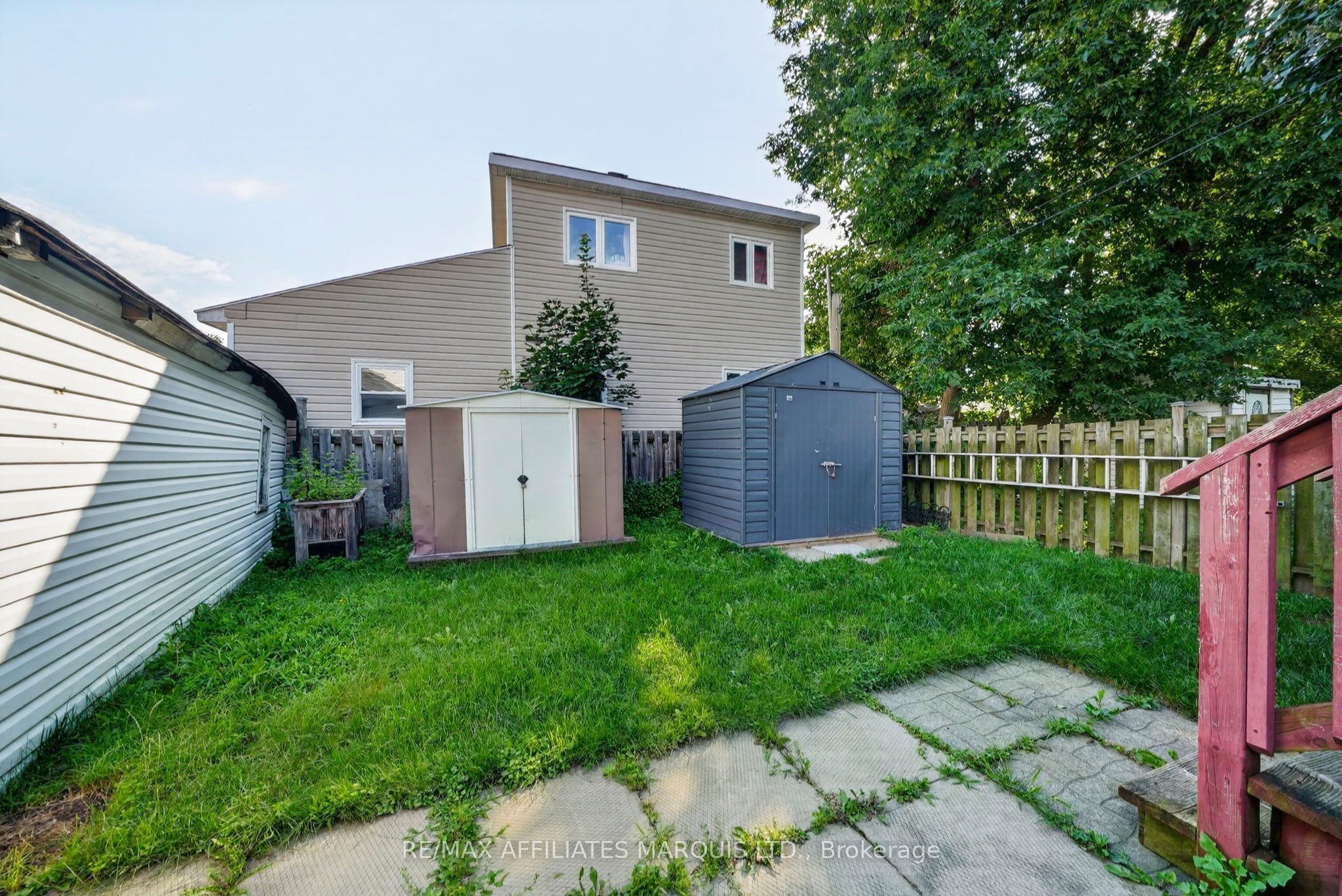 331 Carleton Street Property Photo 16