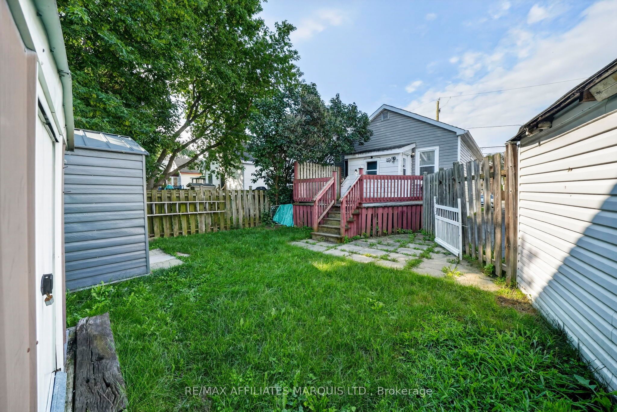 331 Carleton Street Property Photo 17