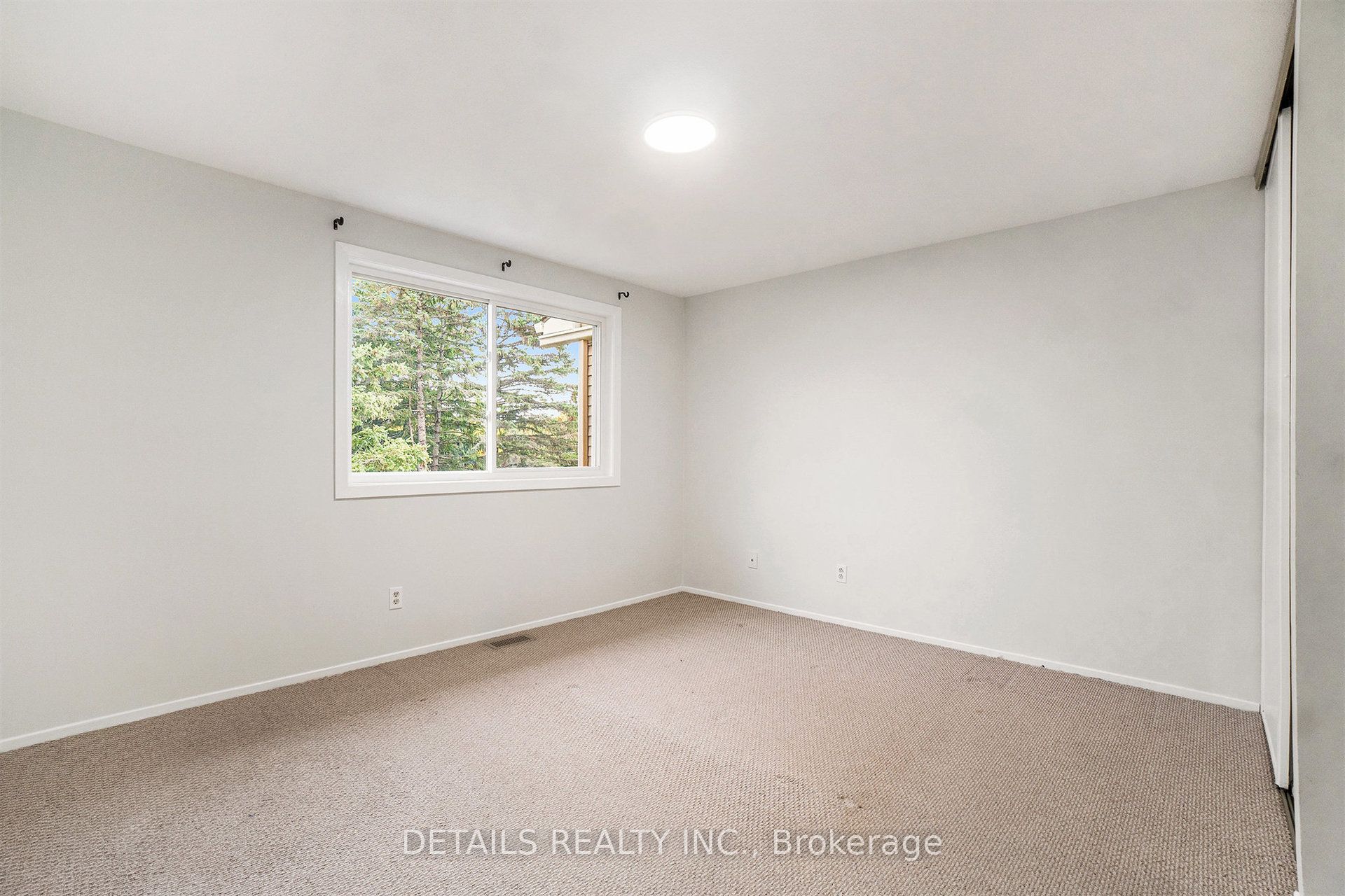 144 Valley Stream Drive D Property Photo 10