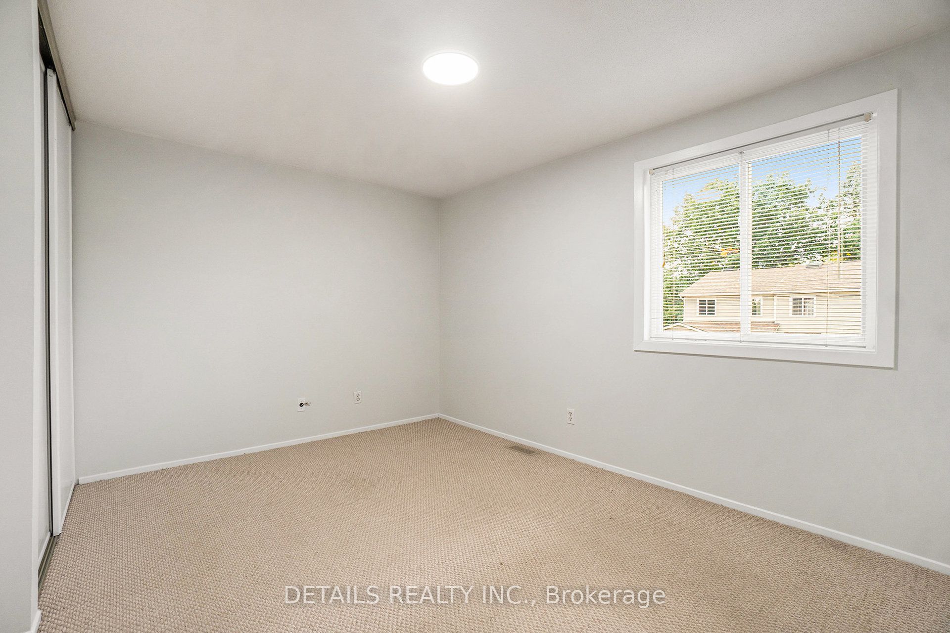 144 Valley Stream Drive D Property Photo 14