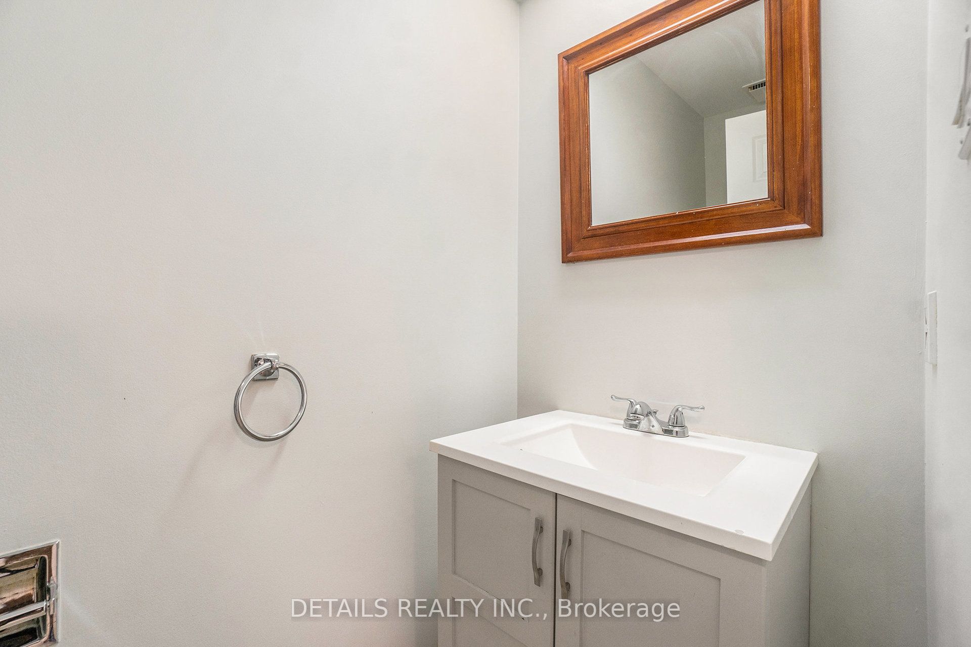 144 Valley Stream Drive D Property Photo 15
