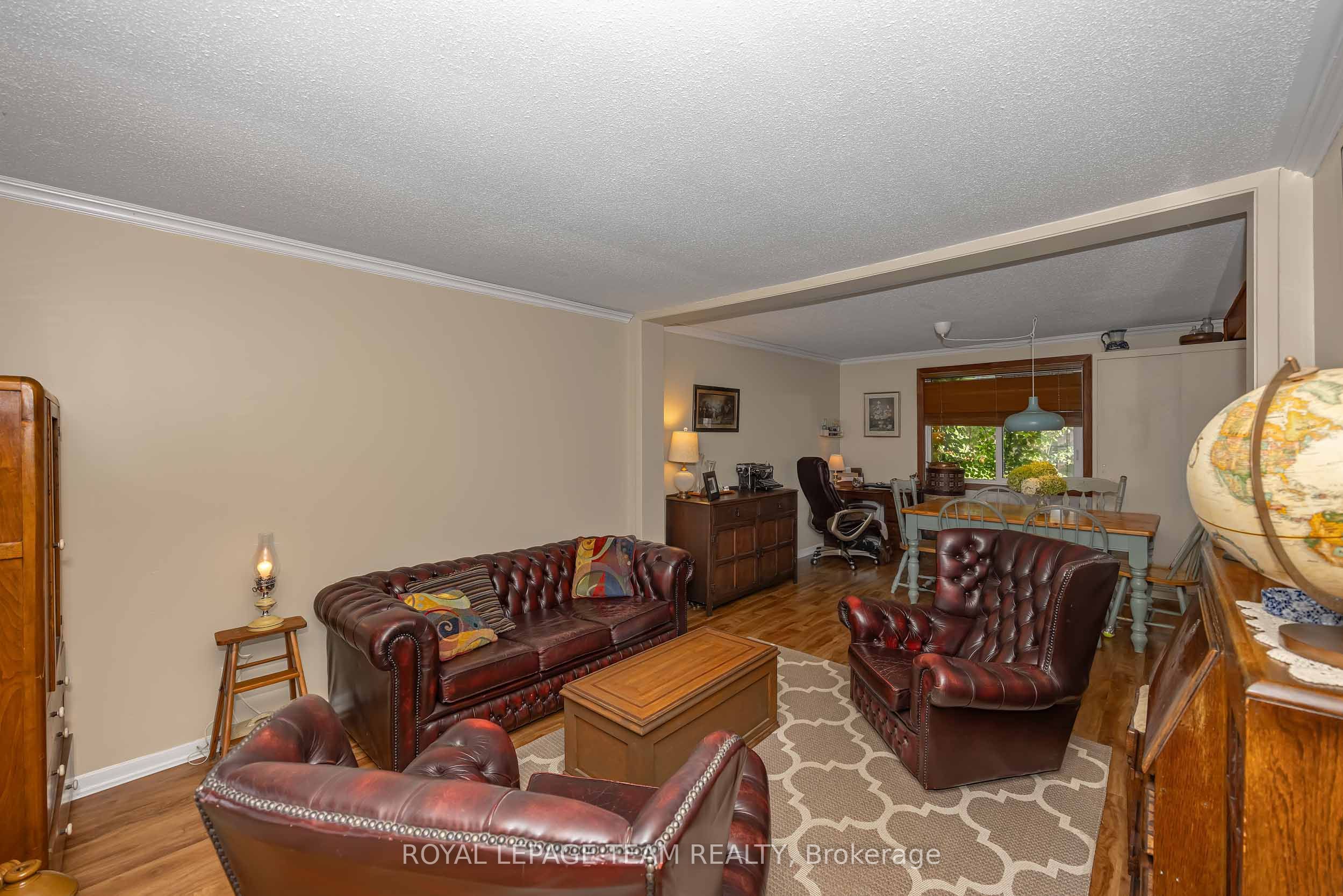 1516 Beaverpond Drive F Property Photo 7