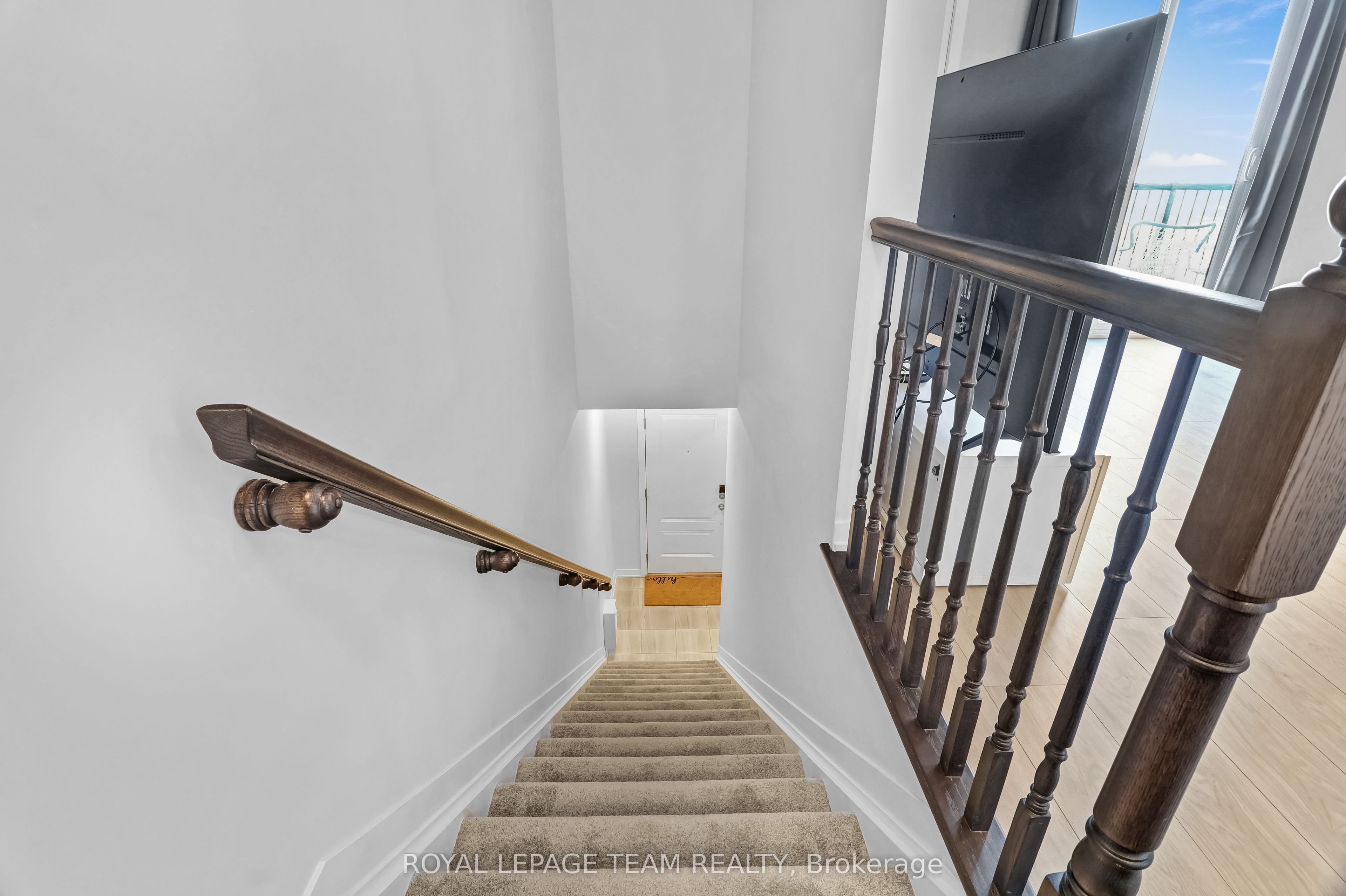 620 Parnian Private Property Photo 5