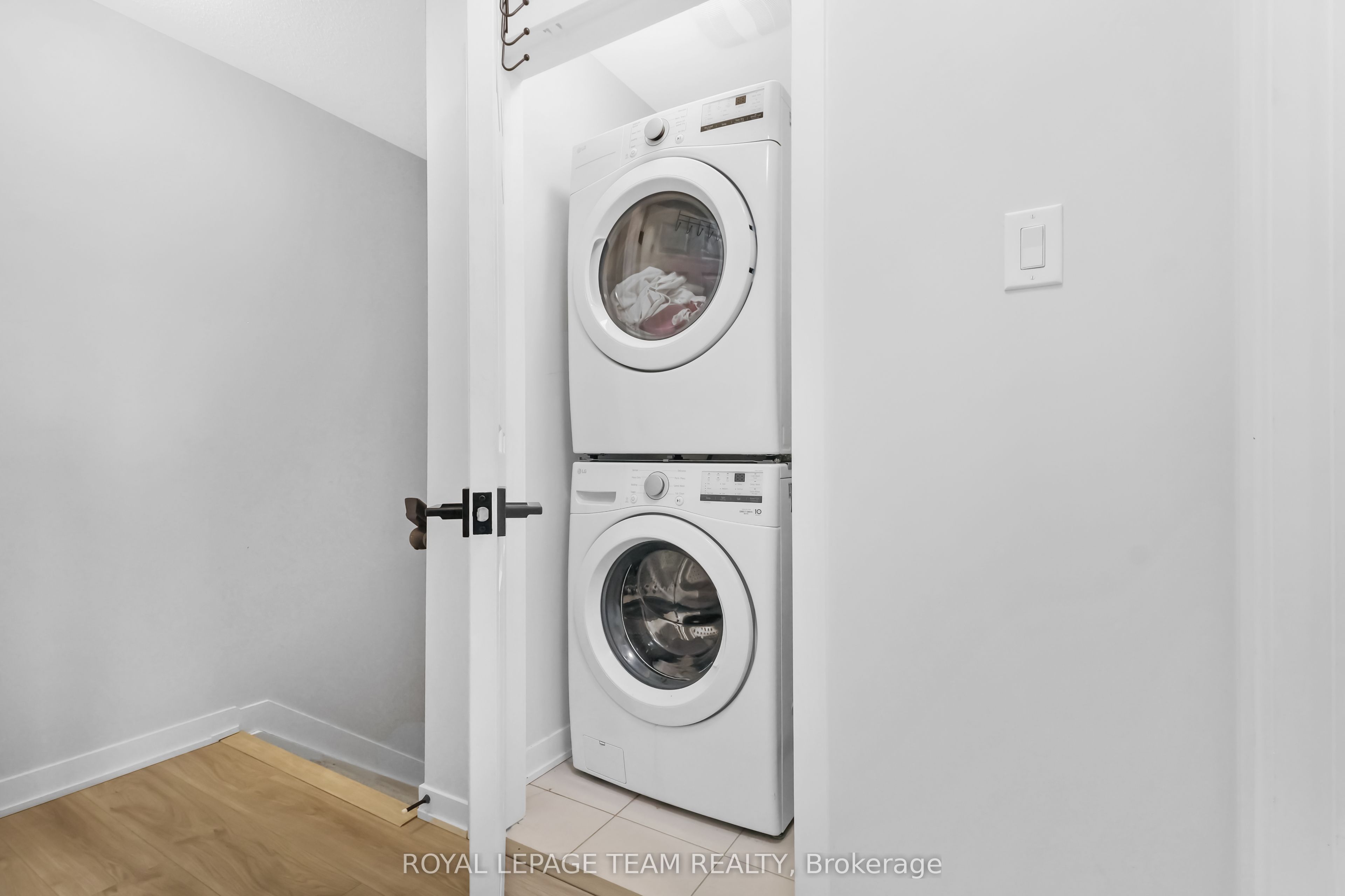 620 Parnian Private Property Photo 13