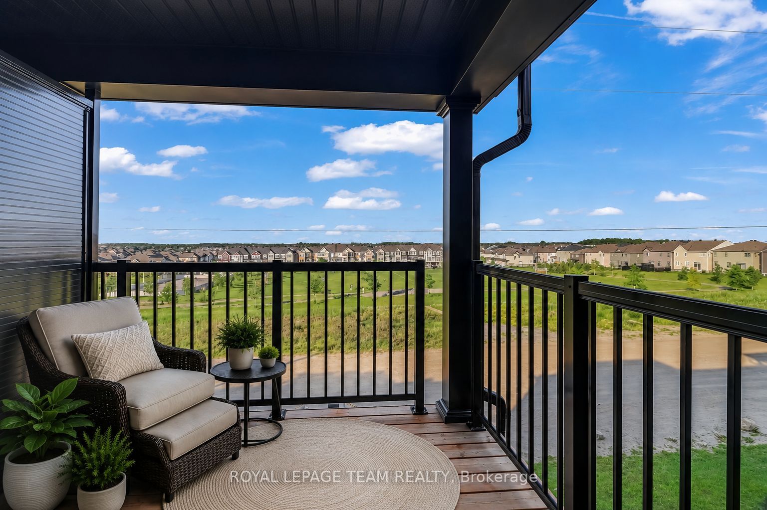 620 Parnian Private Property Photo 16
