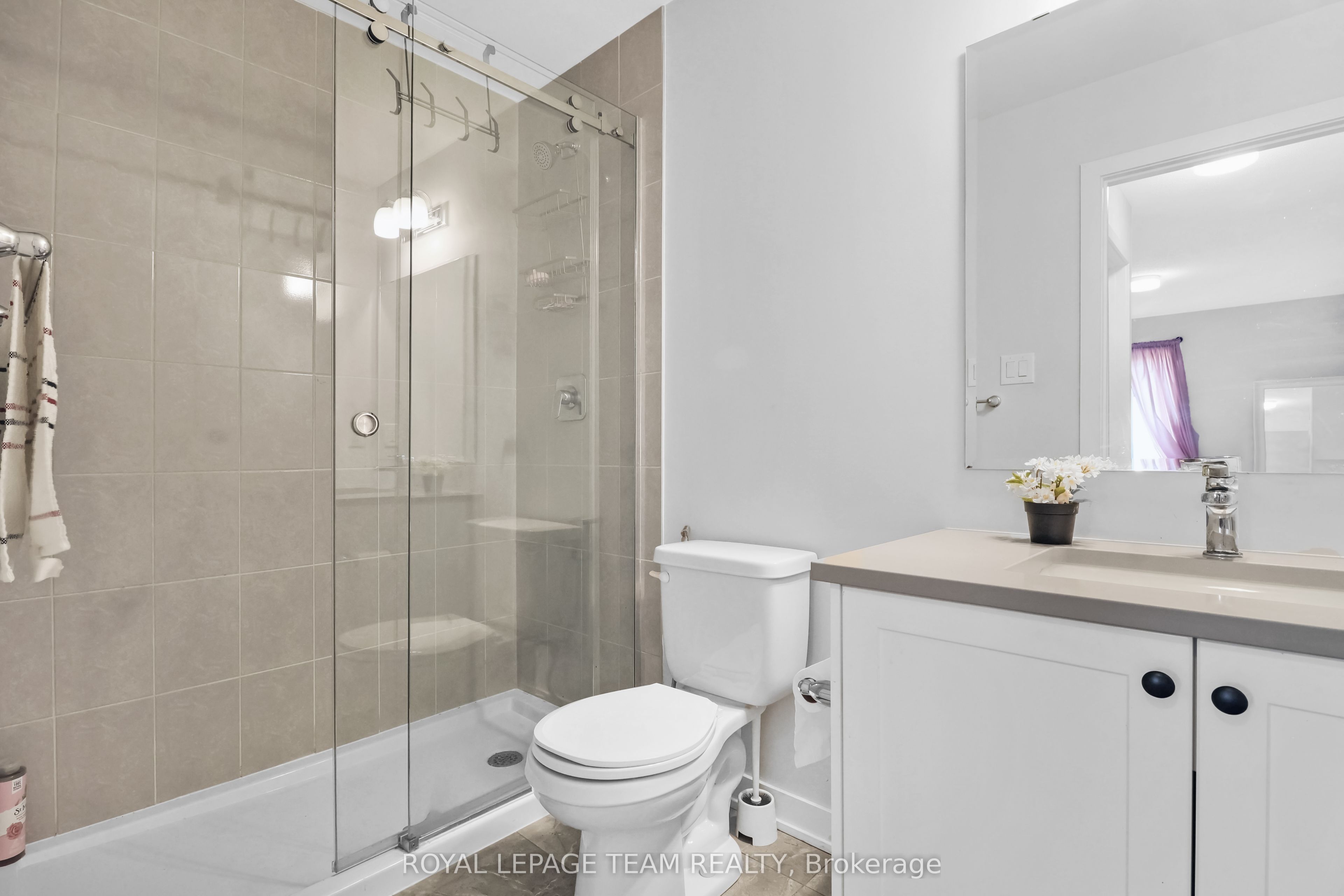620 Parnian Private Property Photo 20
