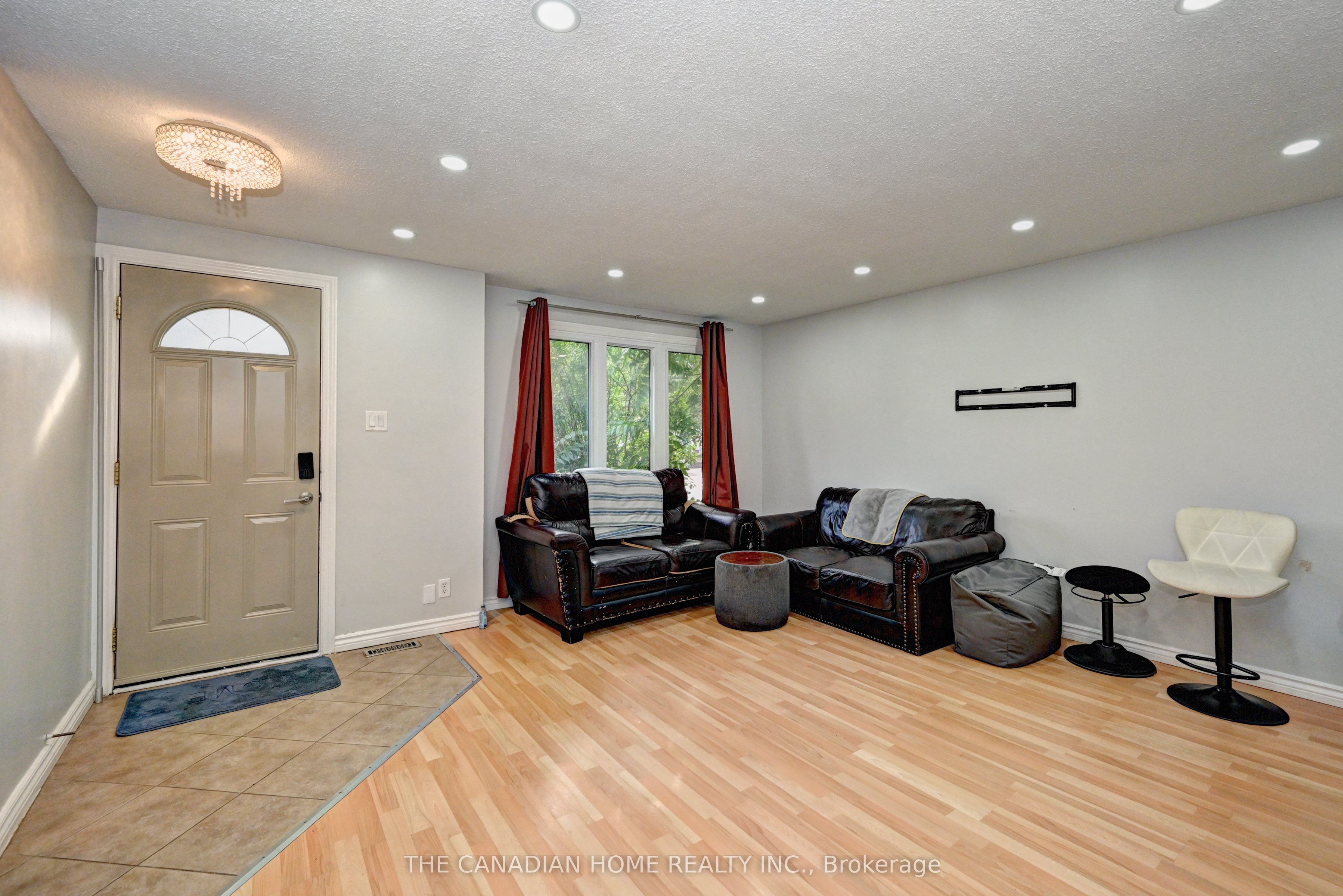 489 Strasburg Road Property Photo 5