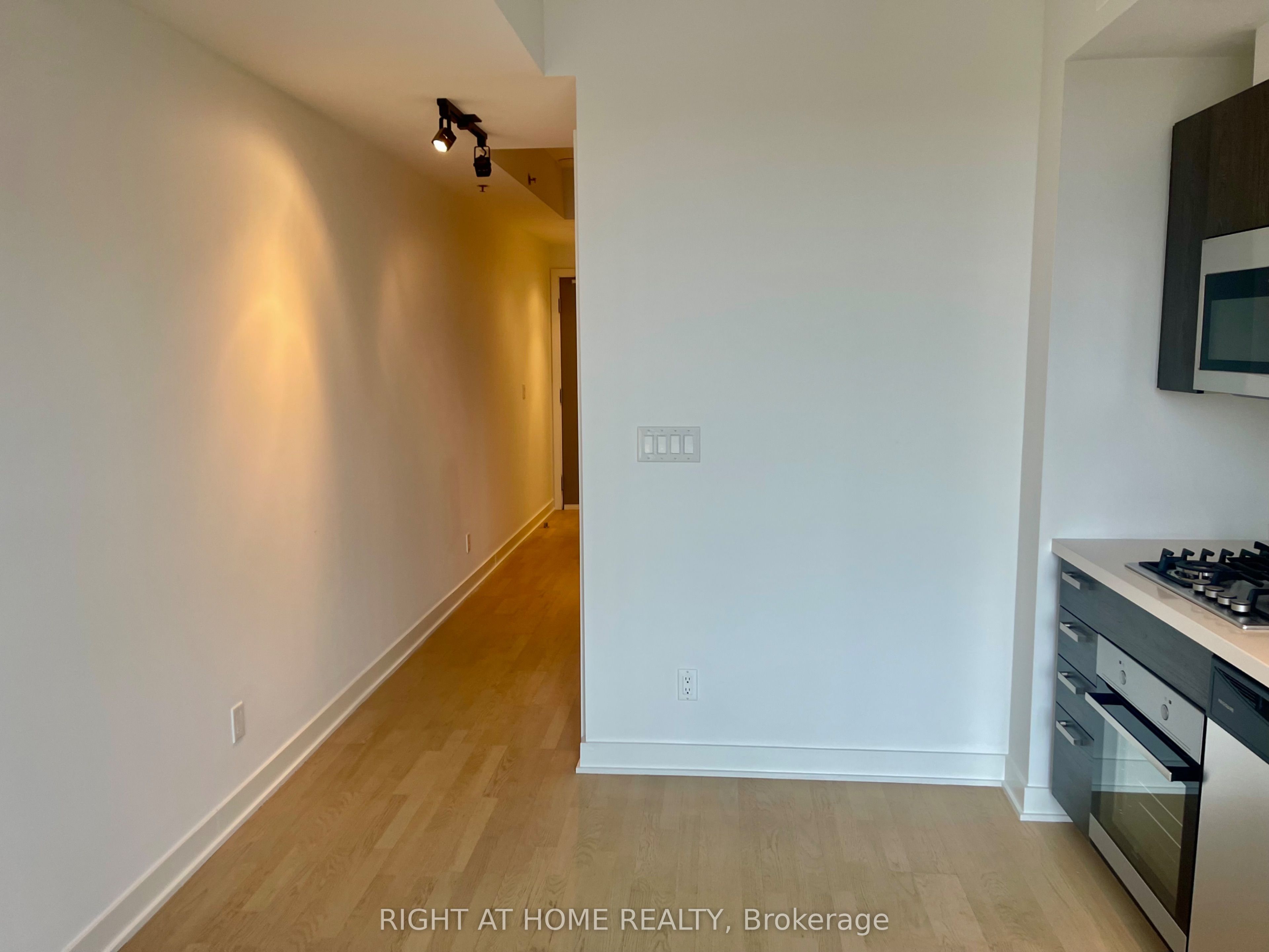 203 Catherine Street 705 Property Photo 14