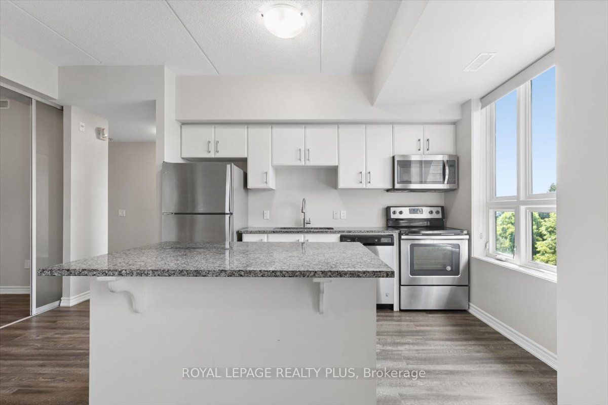 1284 Gordon Street 404 Property Photo 6