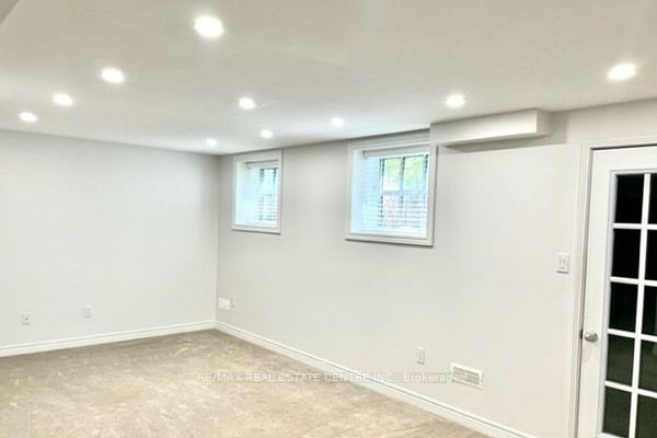 12 Macdonell Road Property Photo 9