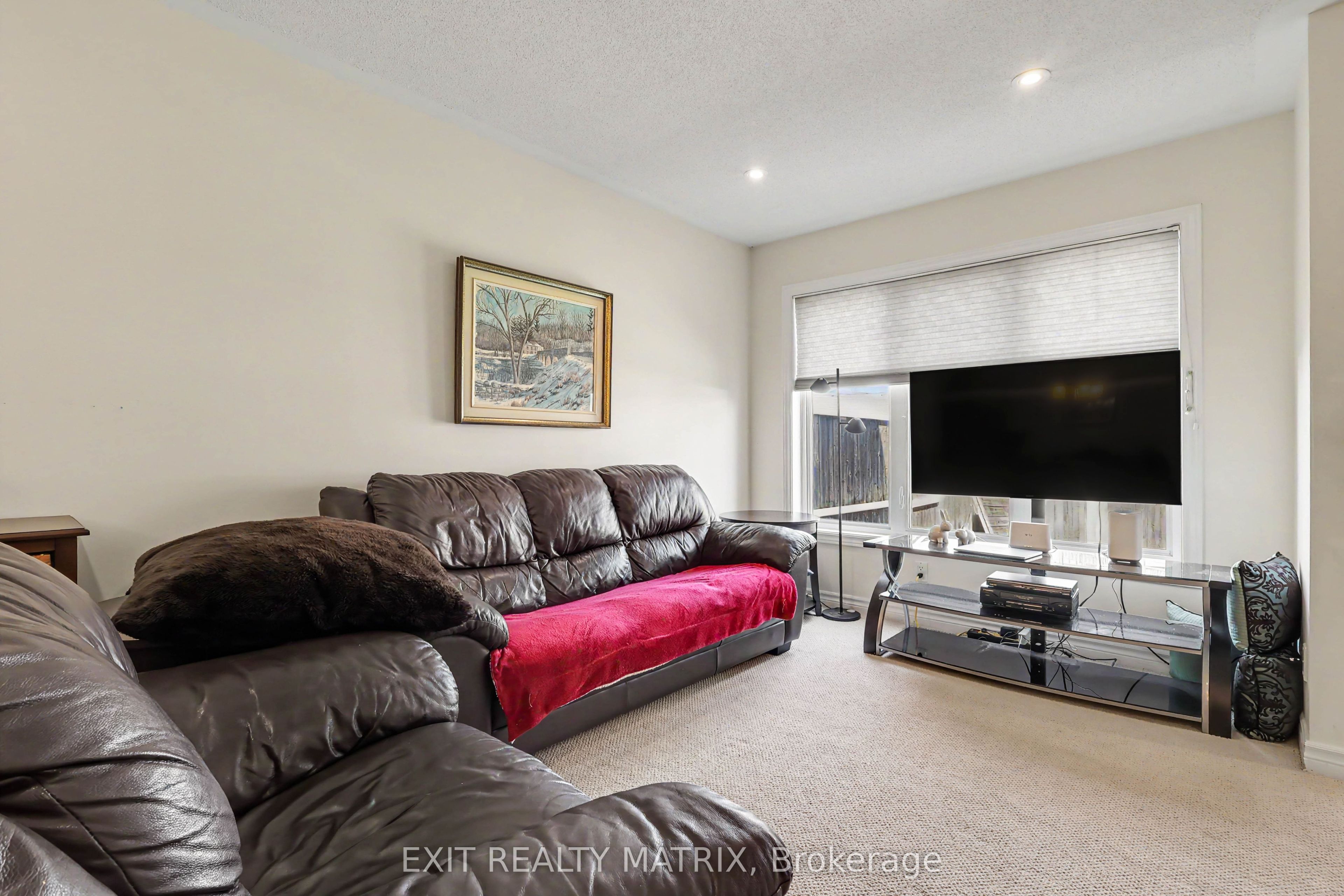416 Goldenbrook Way Property Photo 5