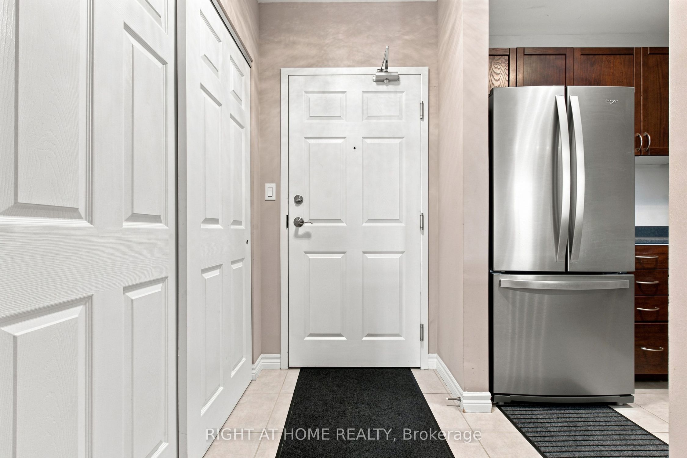 2 Colonial Drive 201 Property Photo 4