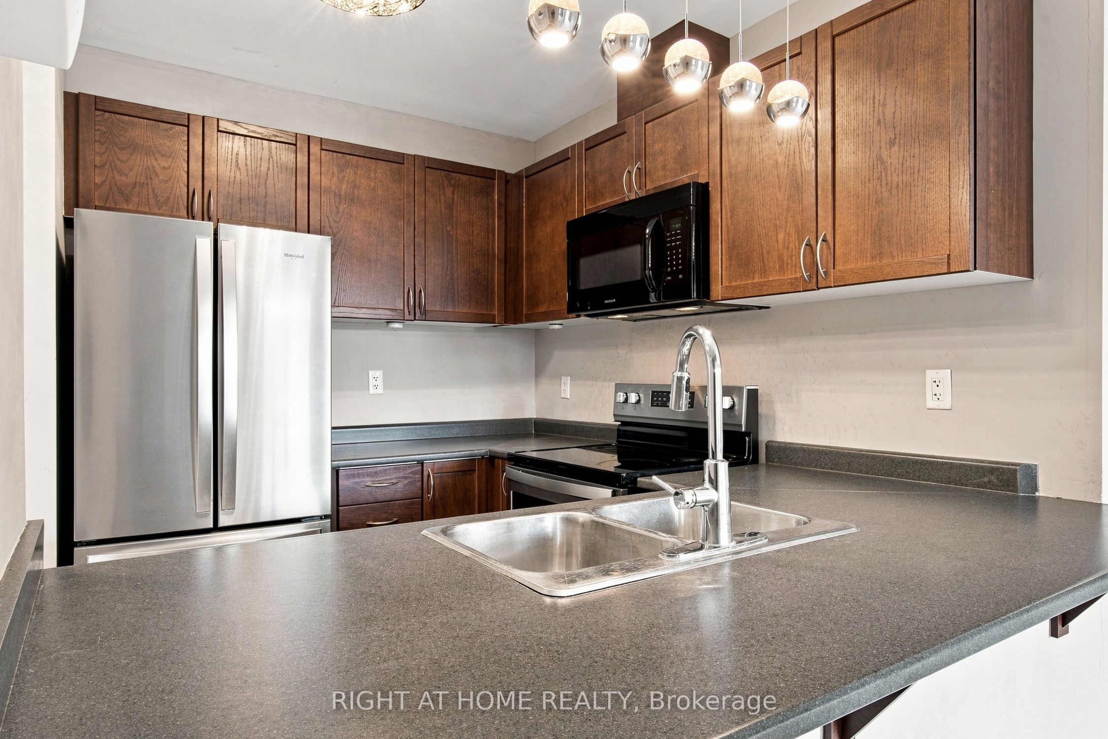 2 Colonial Drive 201 Property Photo 6
