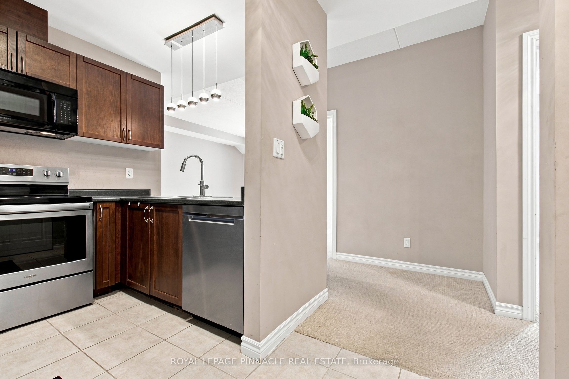 2 Colonial Drive 201 Property Photo 7