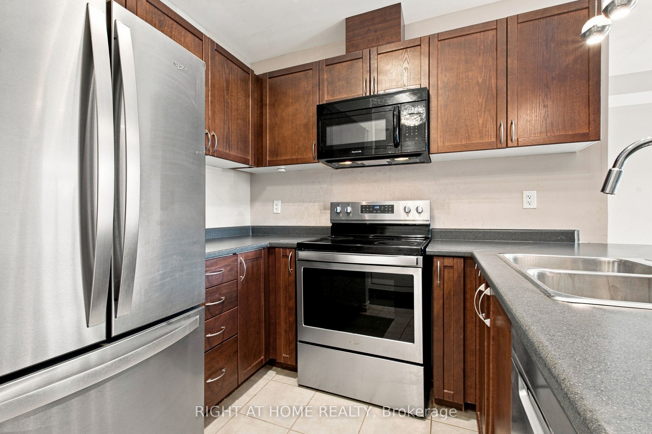 2 Colonial Drive 201 Property Photo 8