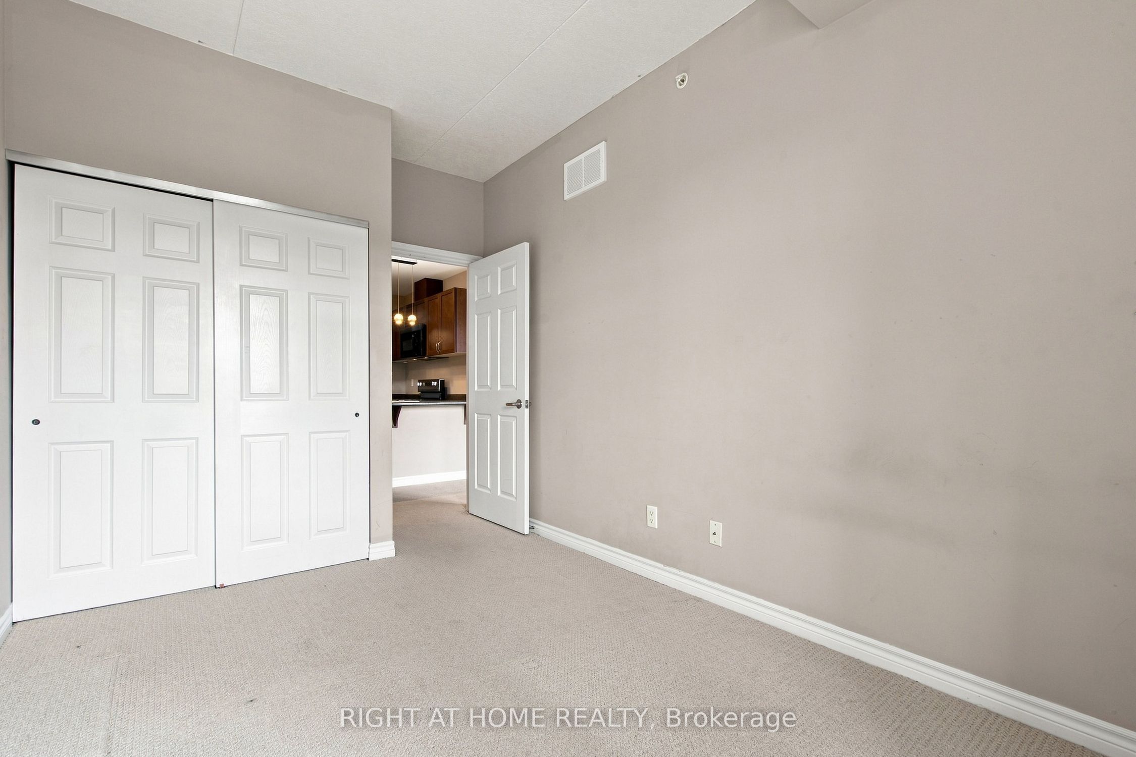 2 Colonial Drive 201 Property Photo 17