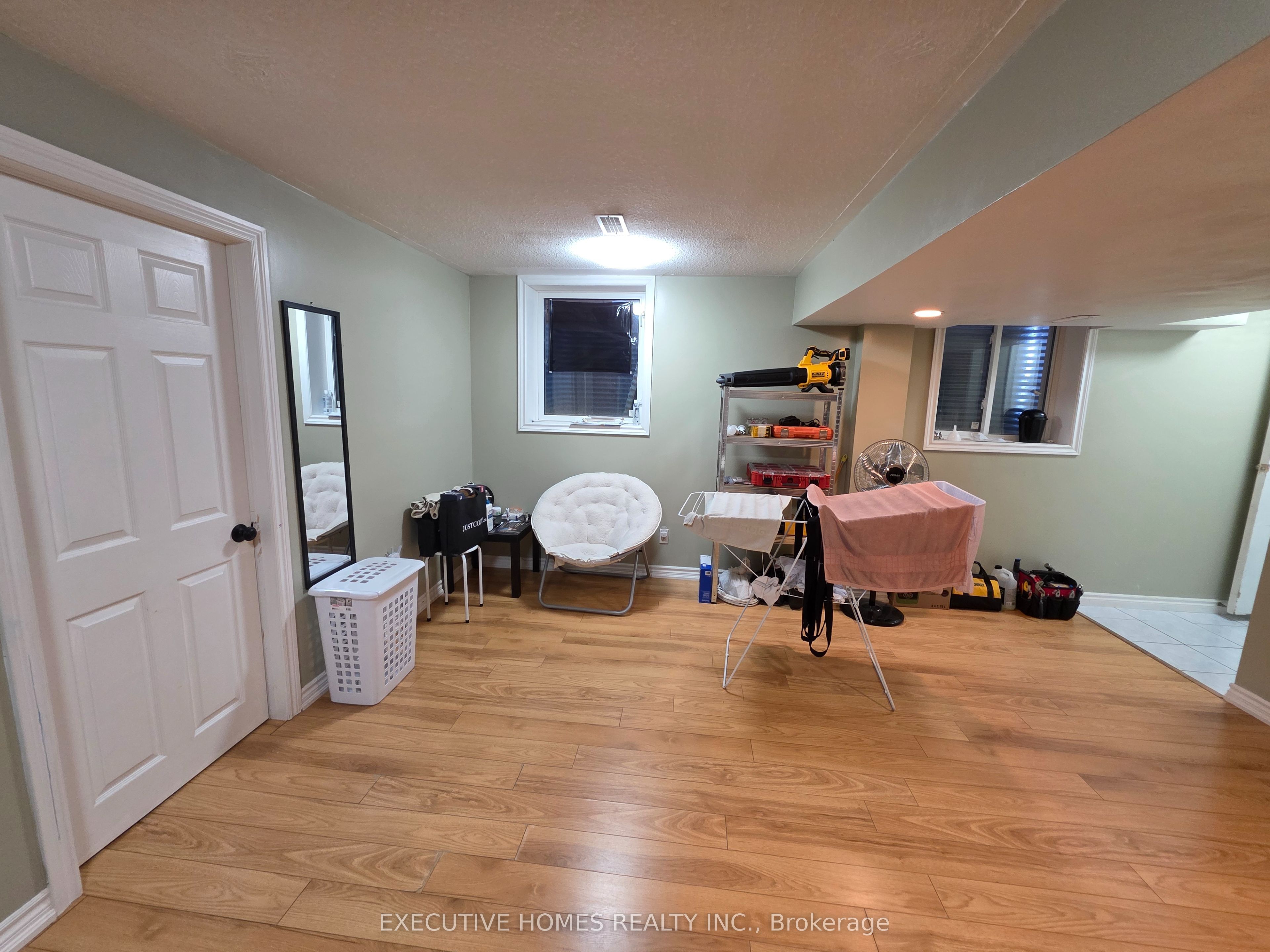 35 Claudette Gate Property Photo 6