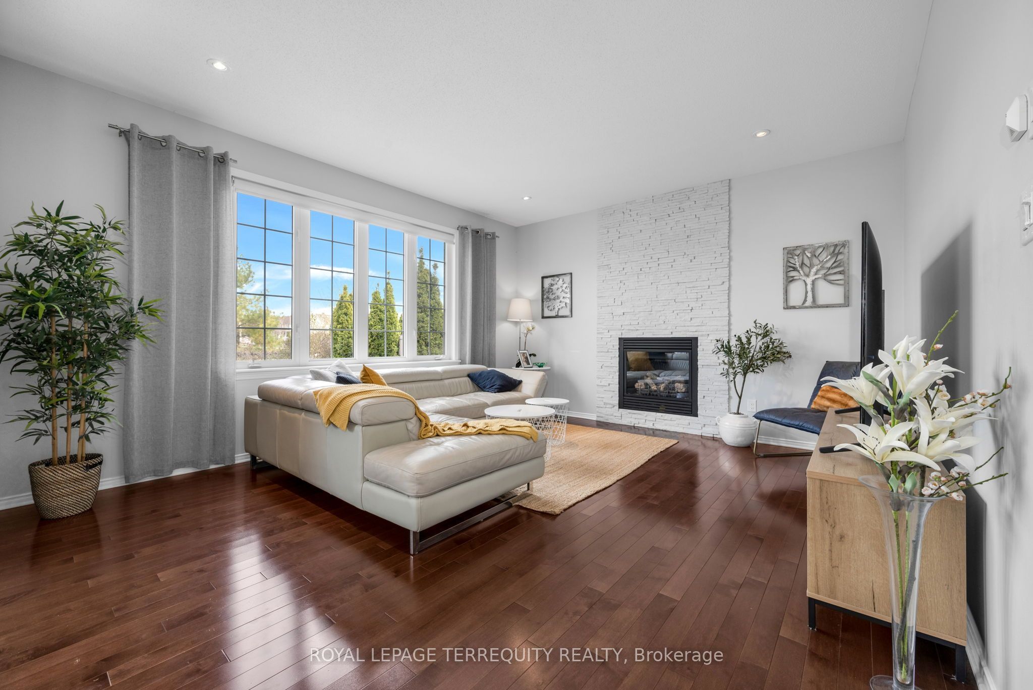 433 Callisto Way Property Photo 11