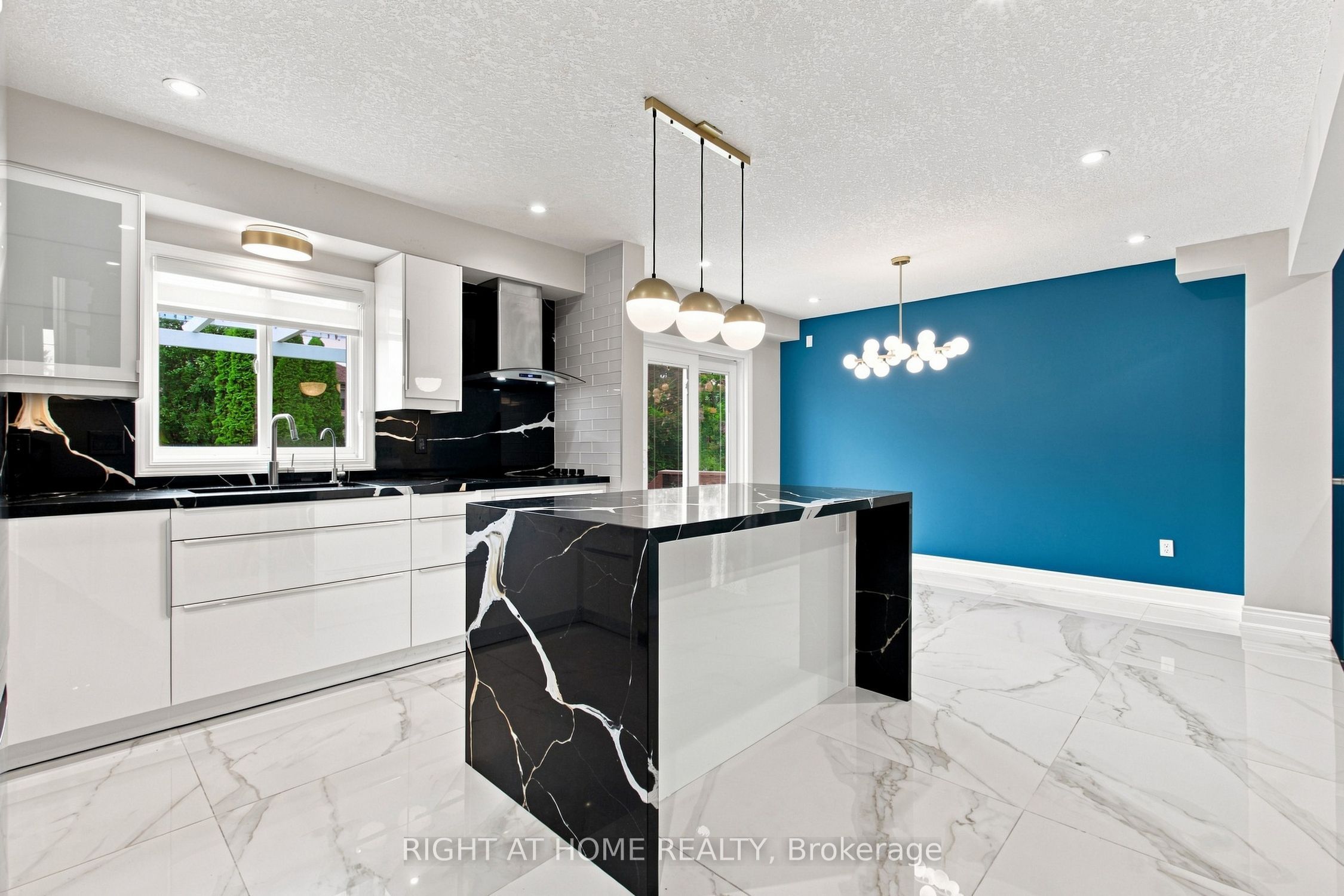 187 Clairfields Drive E Property Photo 11