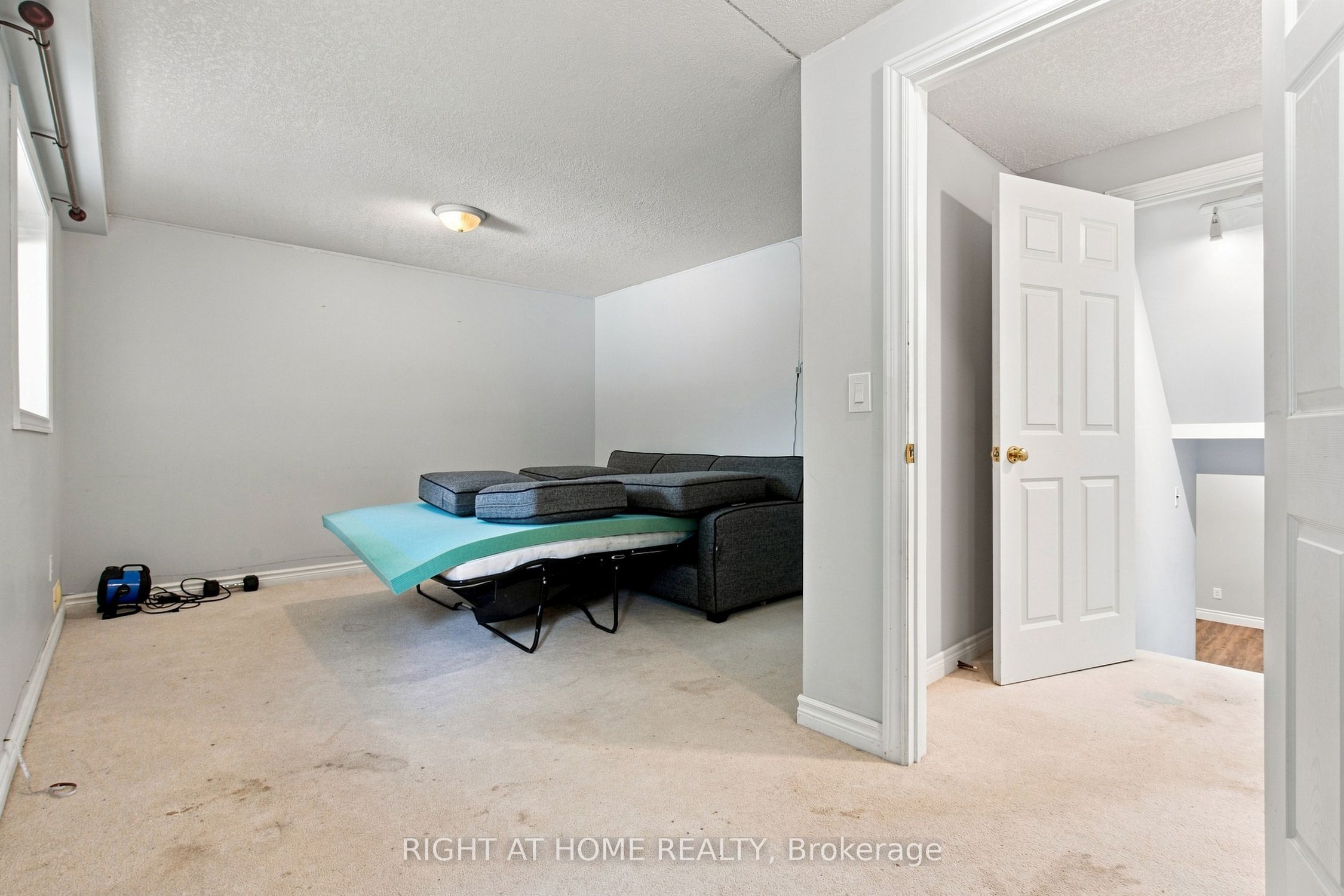 187 Clairfields Drive E Property Photo 21