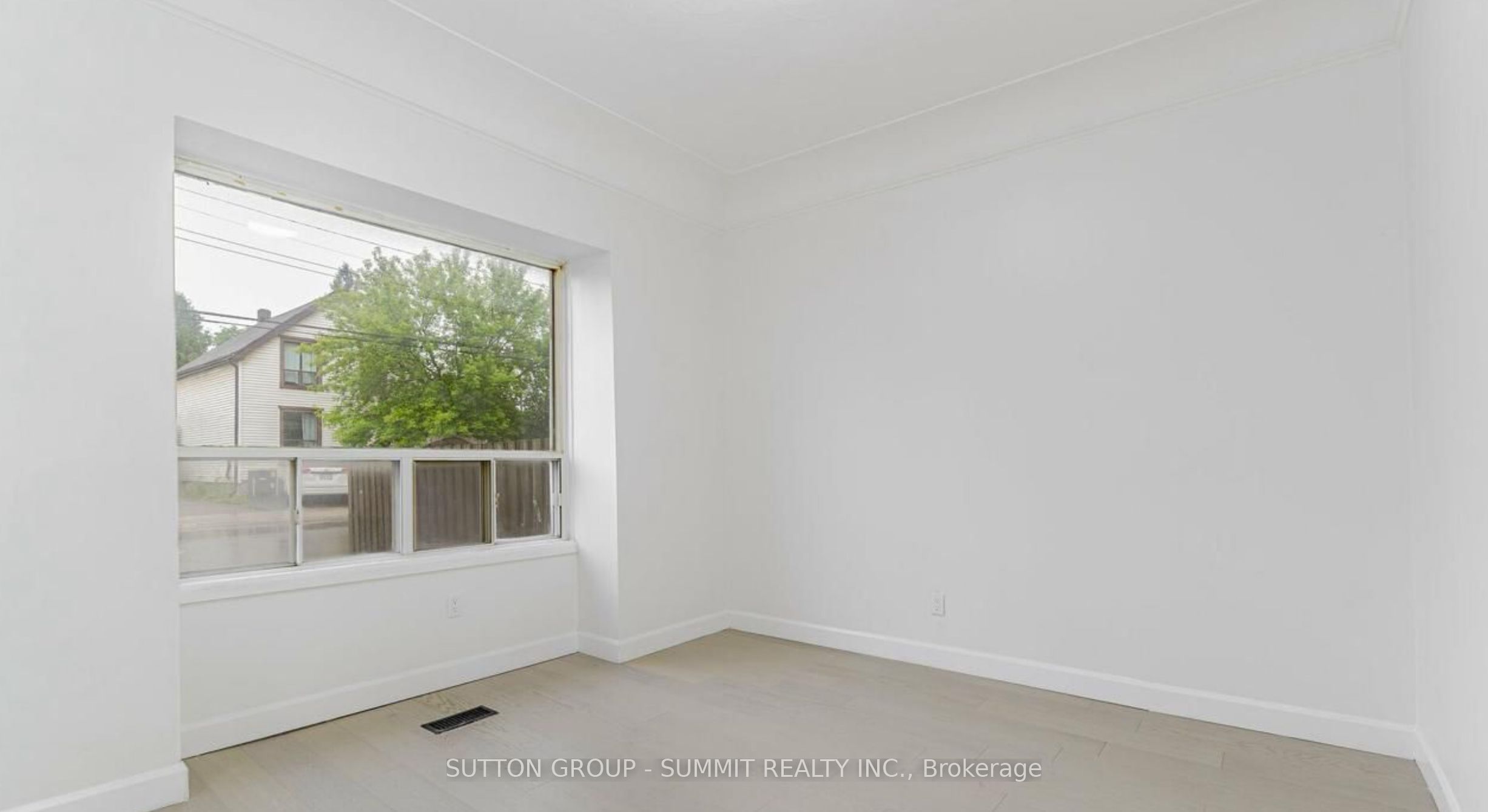 439 Ferguson Avenue N Property Photo 4