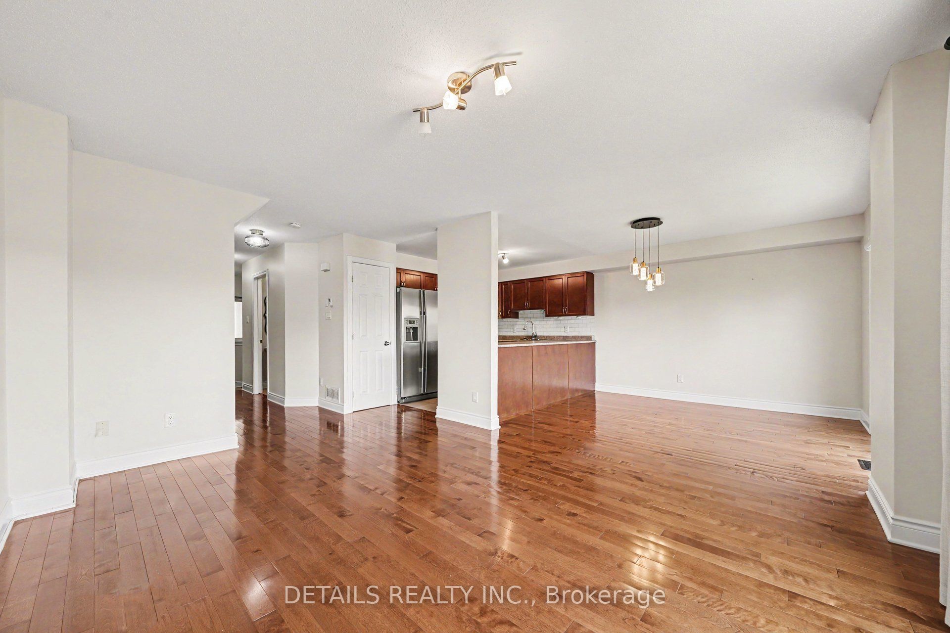 261 Parkin Circle Property Photo 3