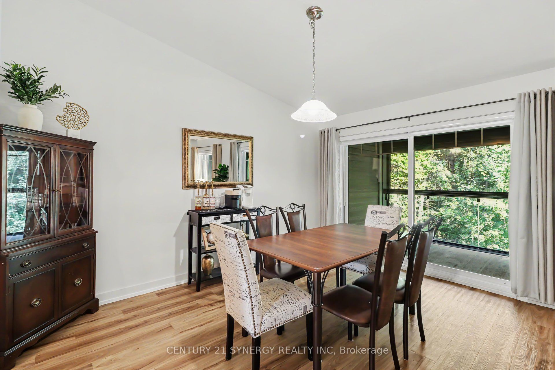 99 St-moritz Terrace 406 Property Photo 8