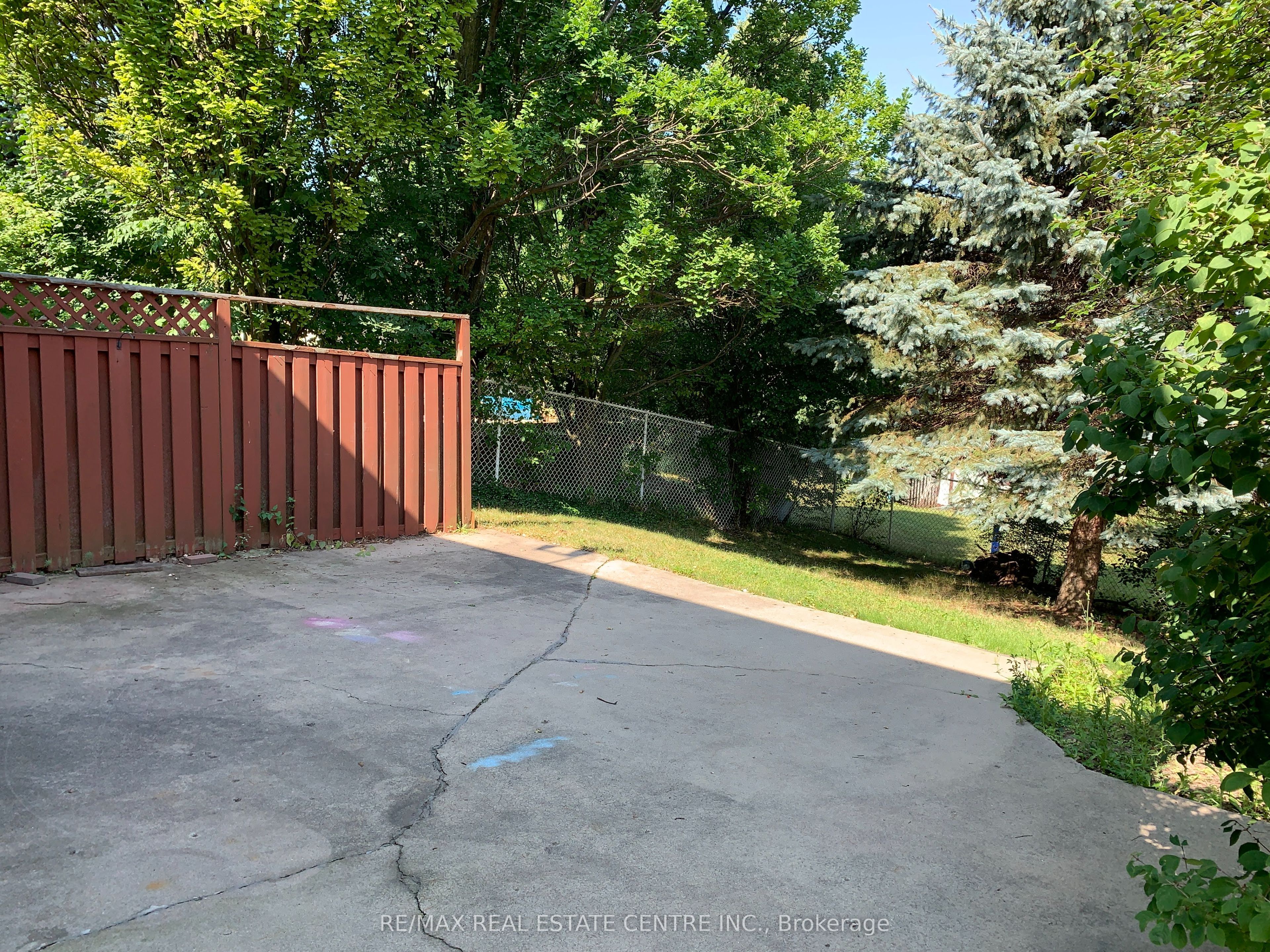 14 Sandsprings Crescent Property Photo 32