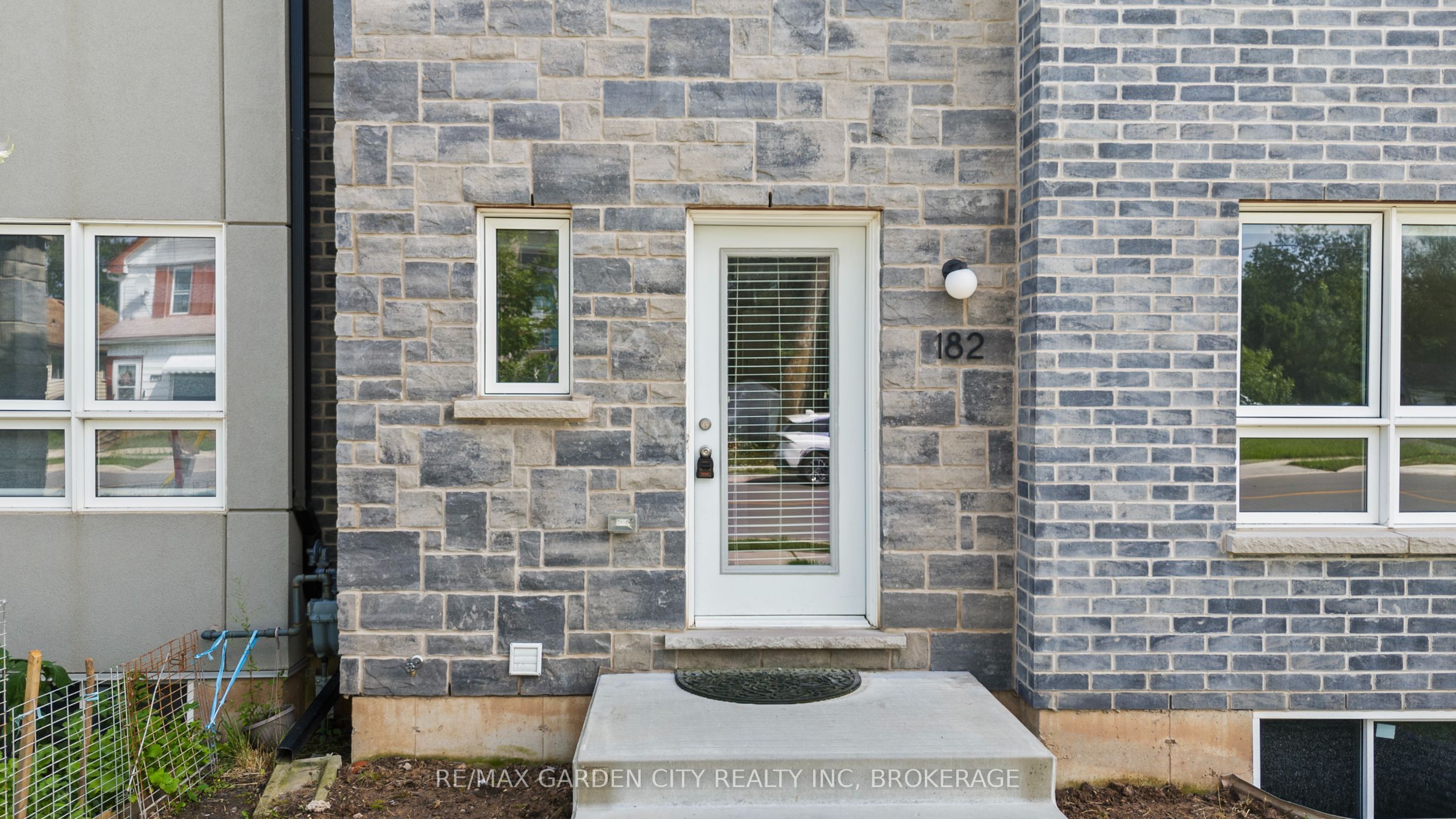182 Broadway Lane 8 Property Photo 2