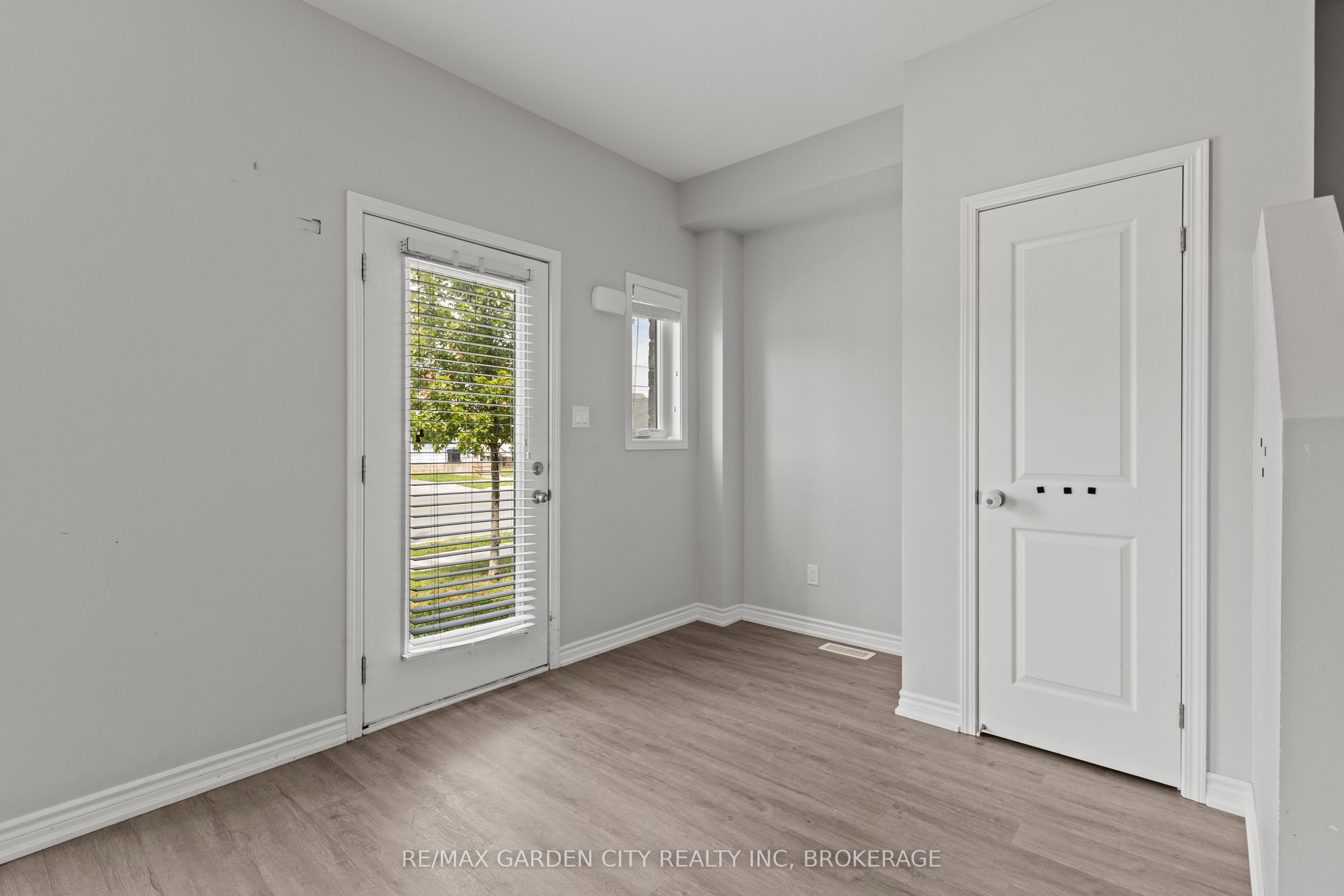 182 Broadway Lane 8 Property Photo 3