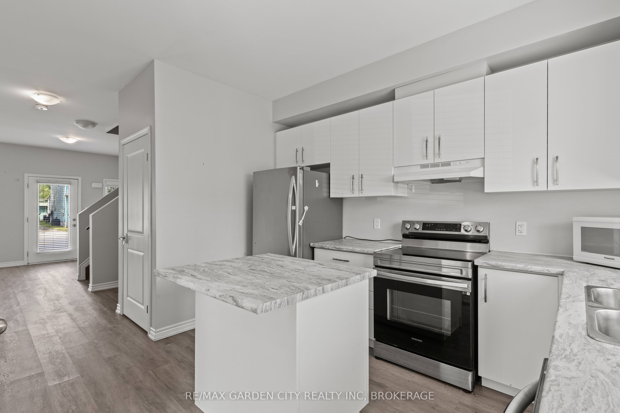 182 Broadway Lane 8 Property Photo 8