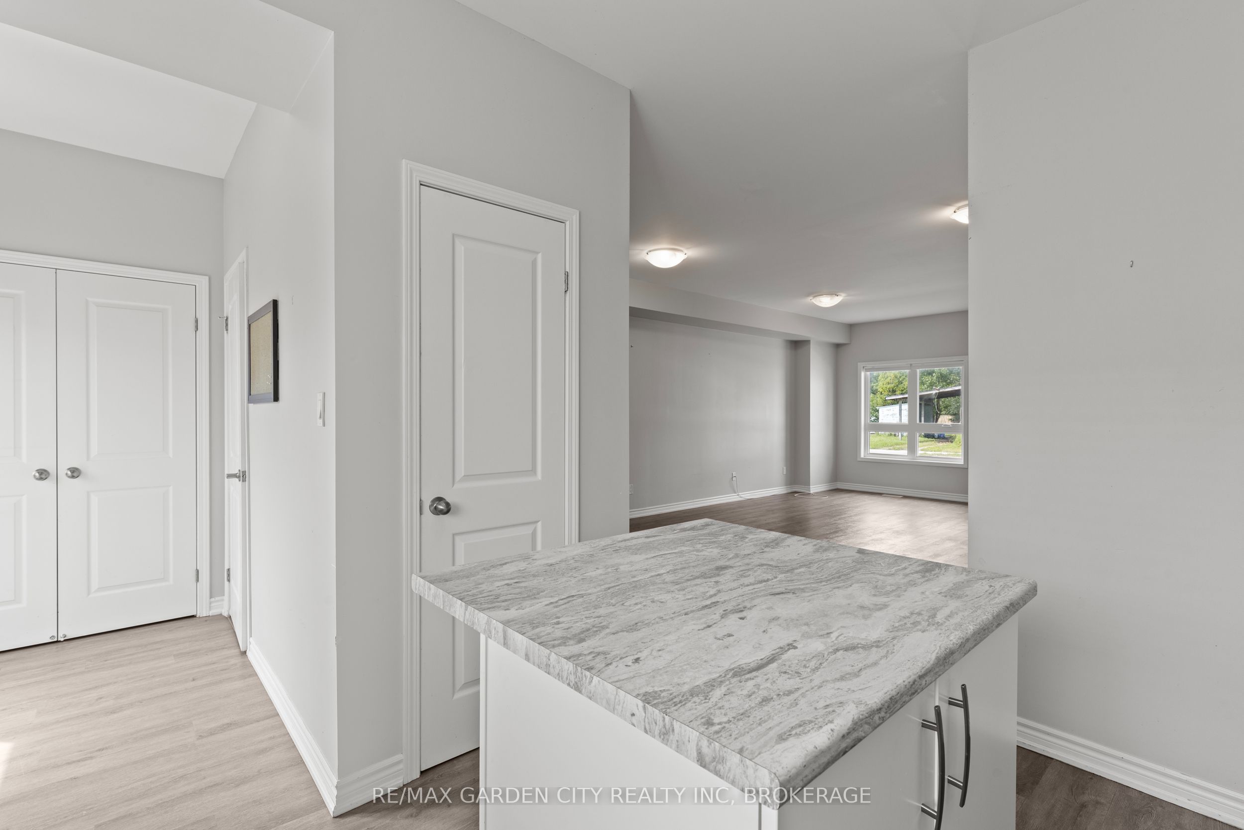 182 Broadway Lane 8 Property Photo 10