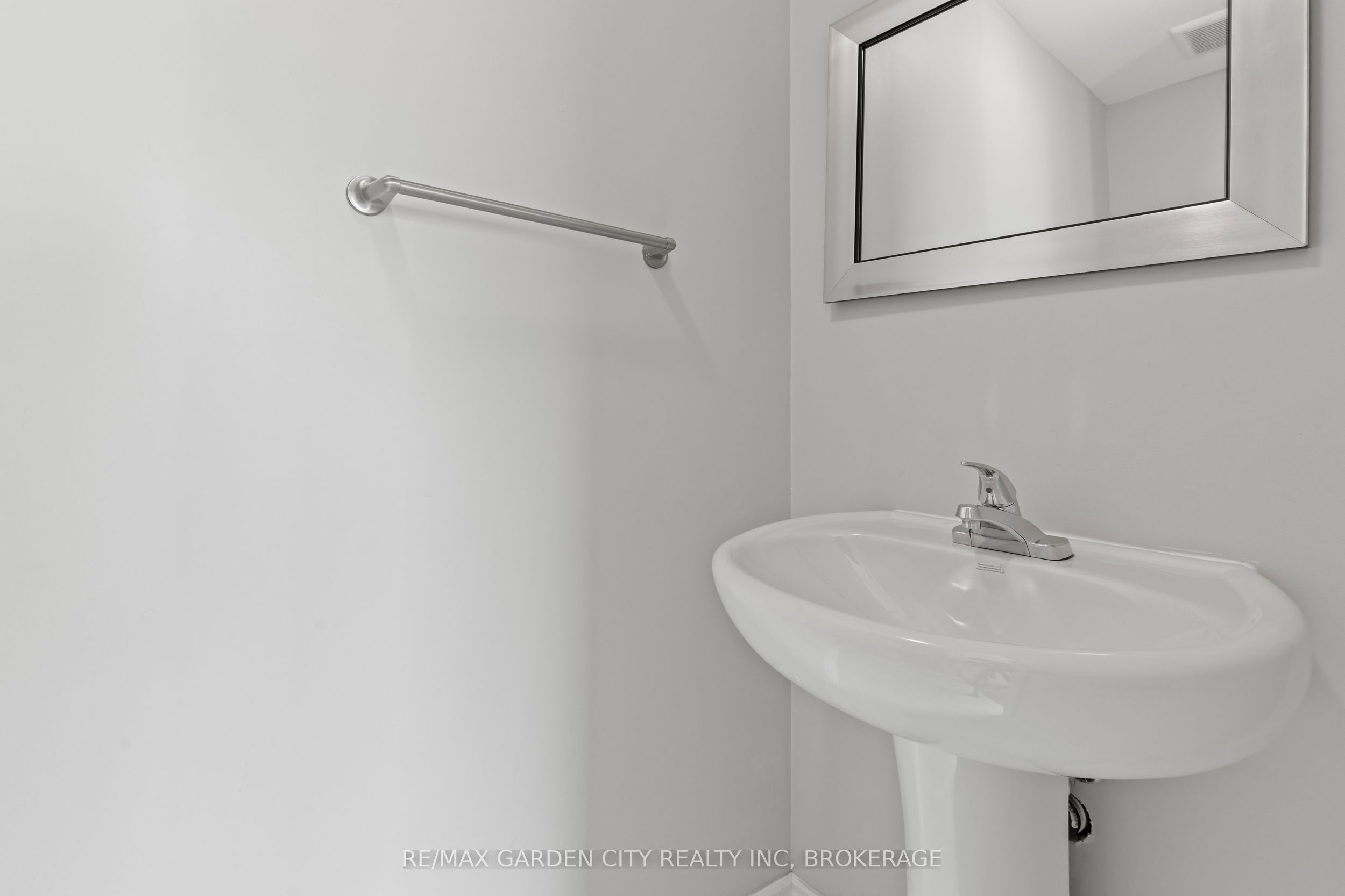 182 Broadway Lane 8 Property Photo 12