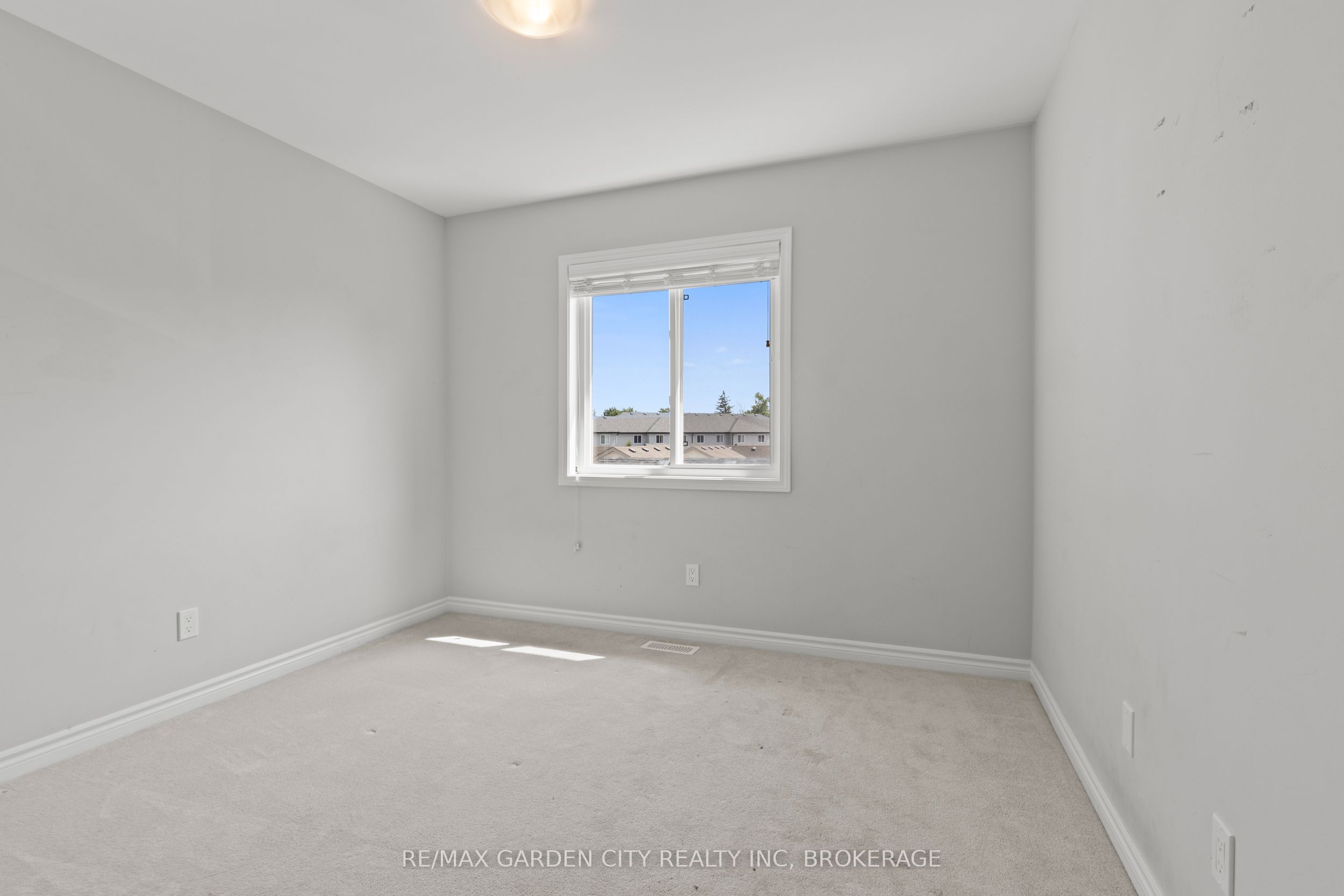 182 Broadway Lane 8 Property Photo 17
