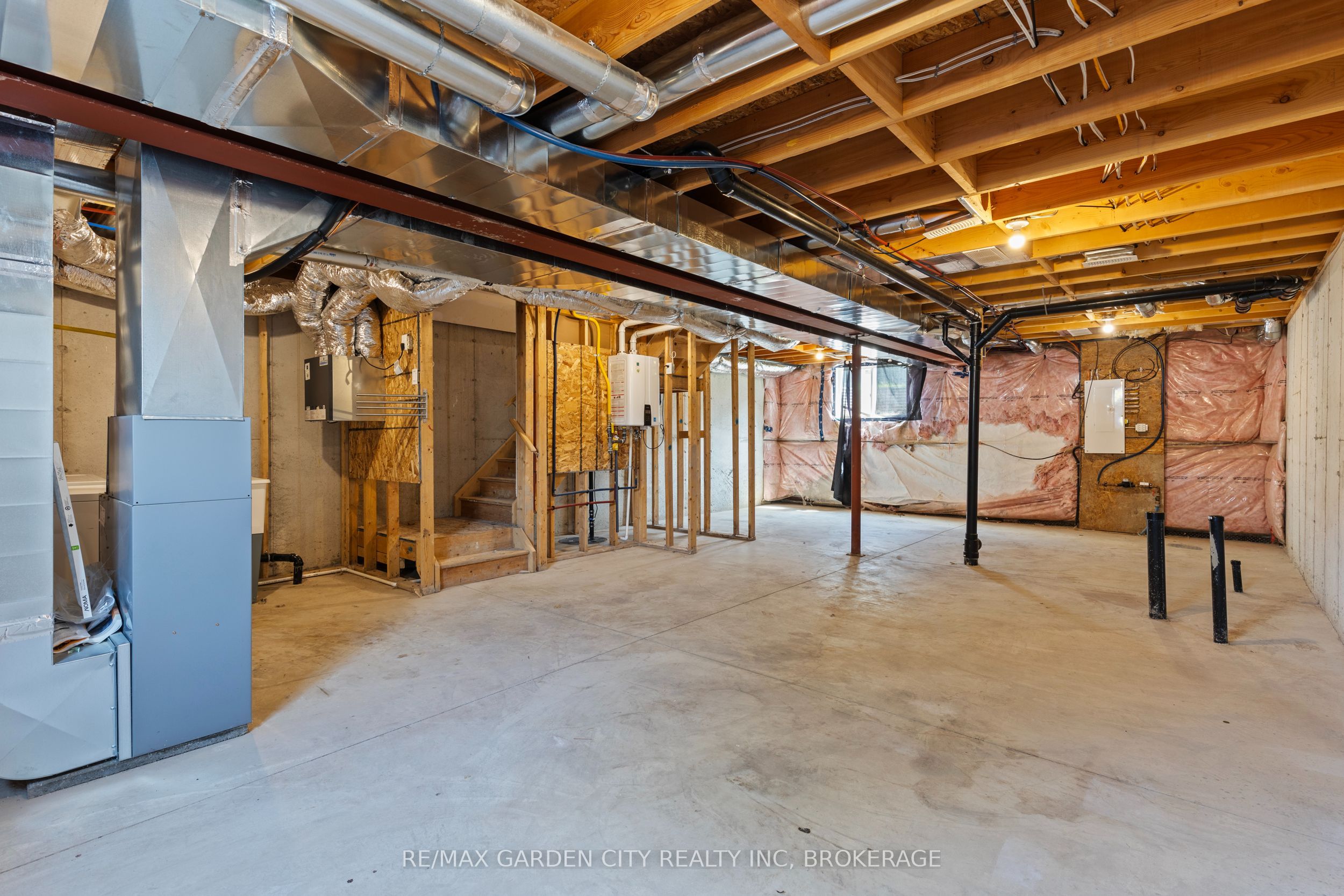 182 Broadway Lane 8 Property Photo 24