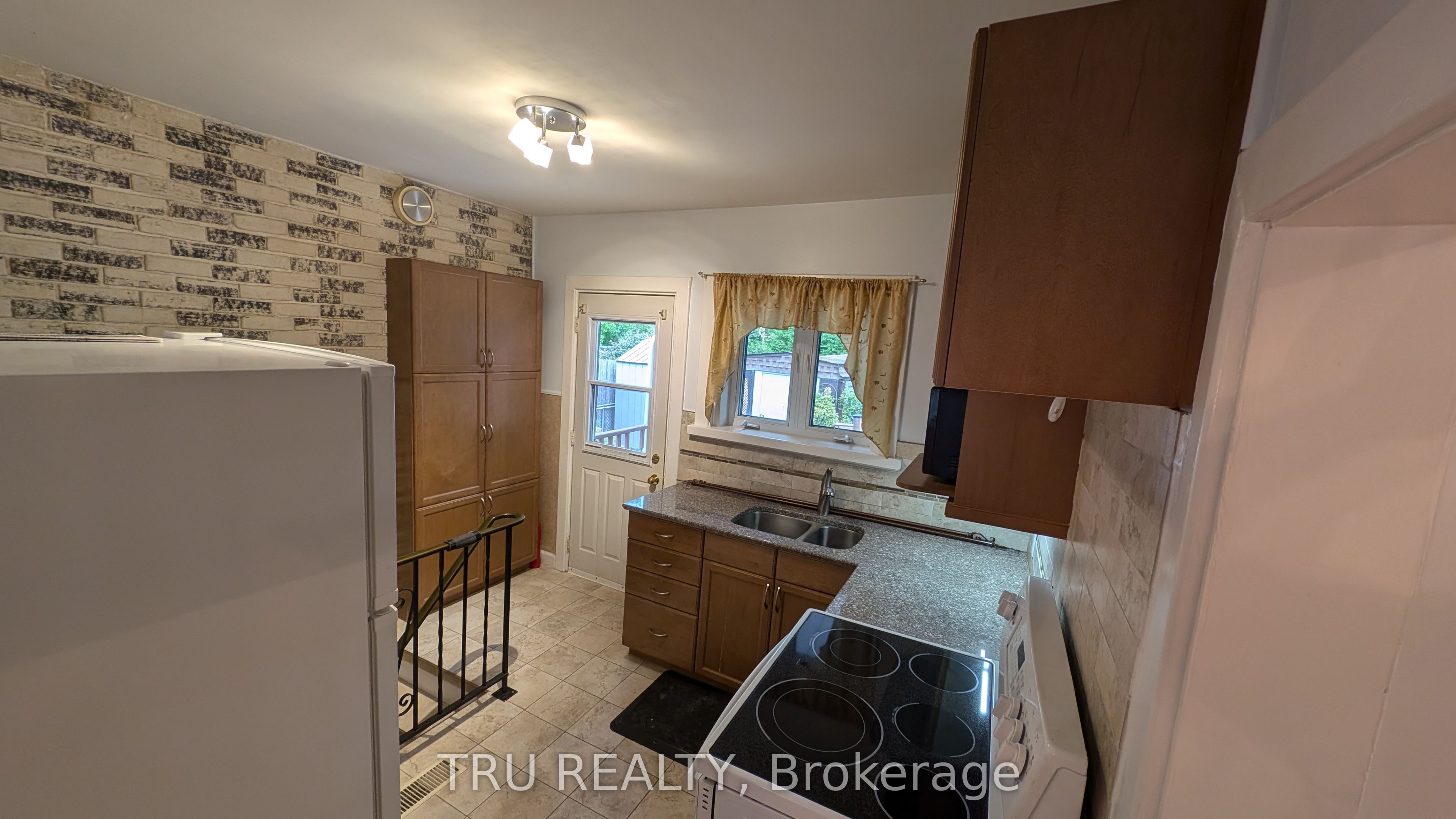 105 Mailes Avenue Property Photo 7