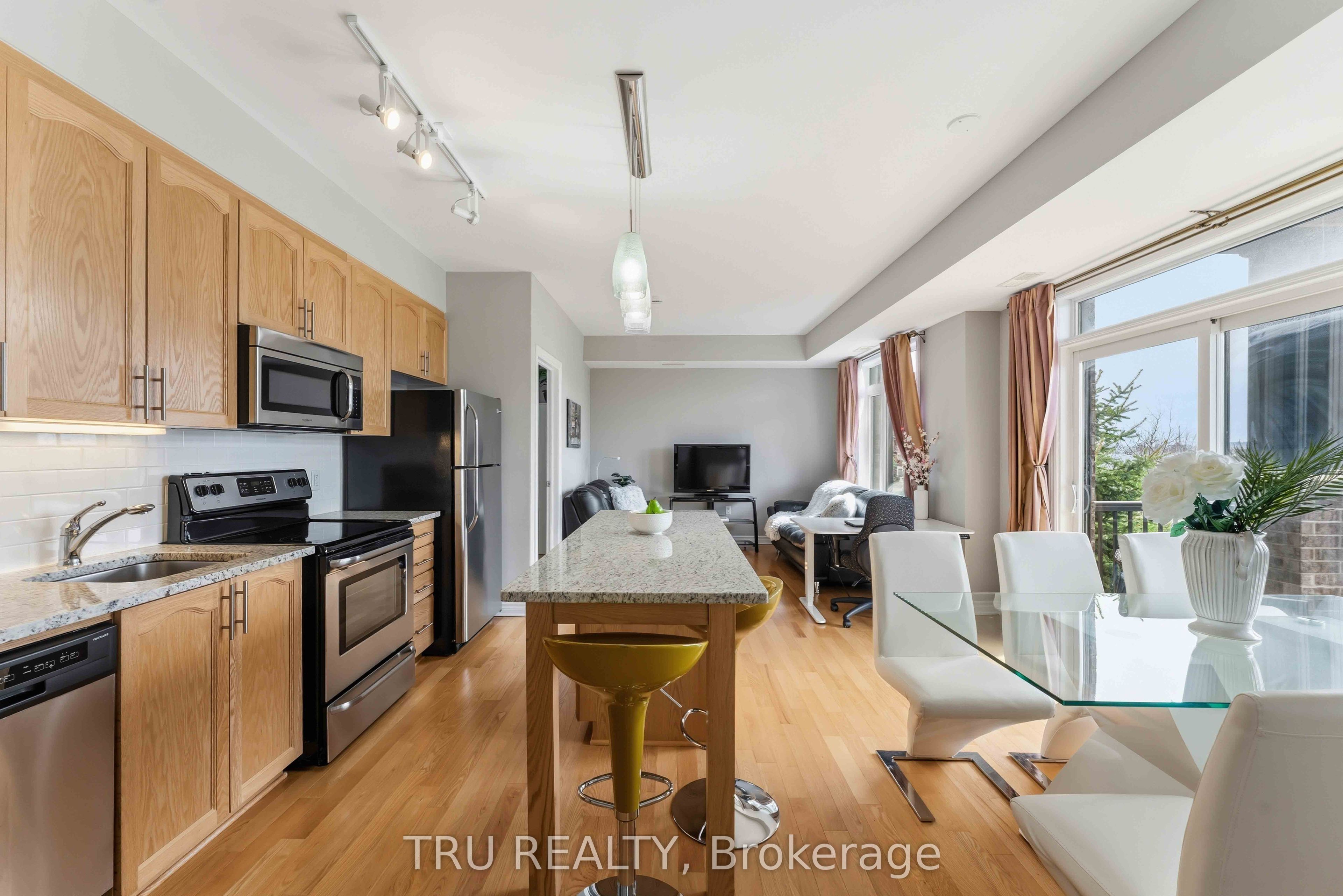 755 Beauparc Private 301 Property Photo 8