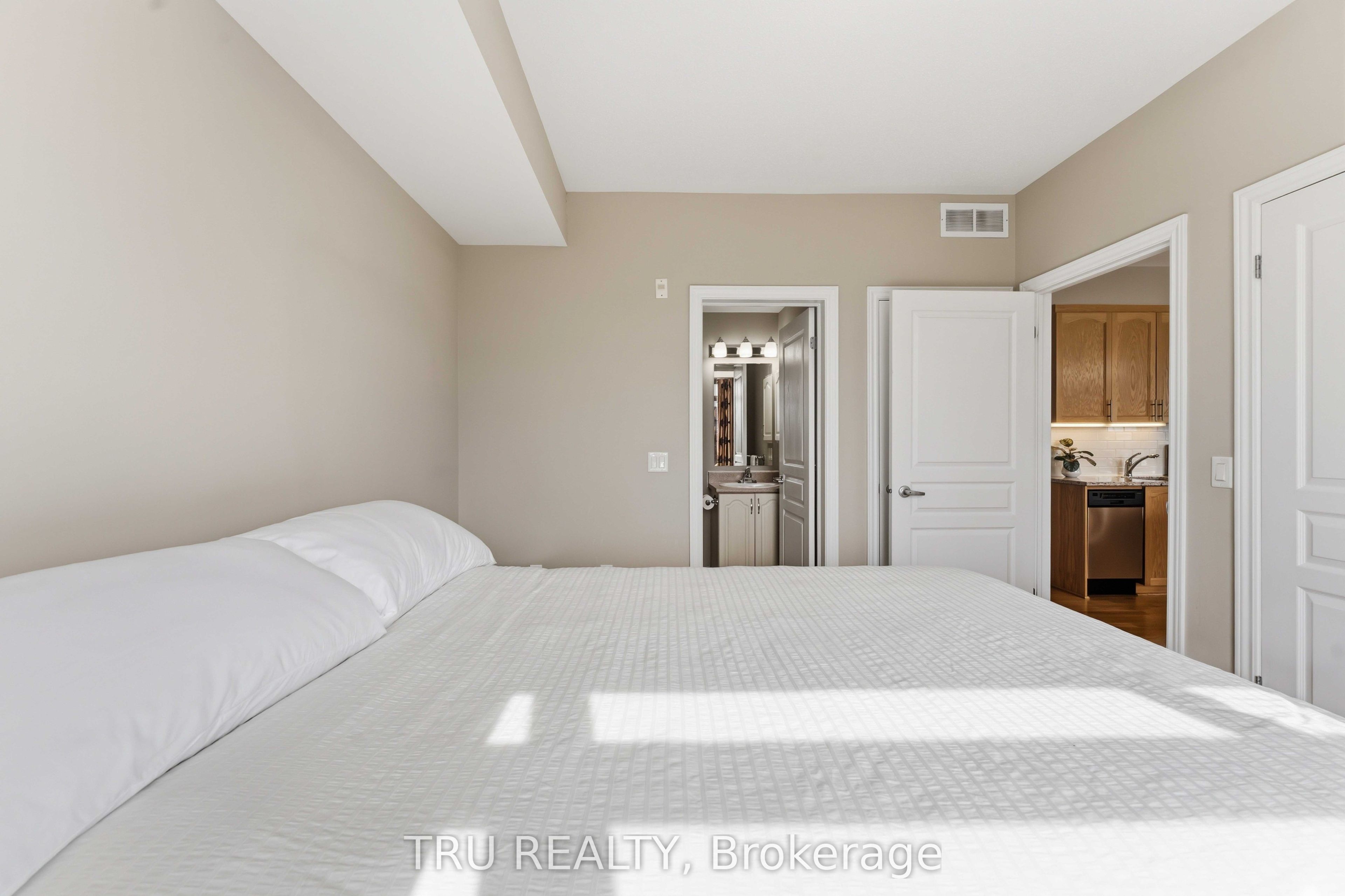 755 Beauparc Private 301 Property Photo 27