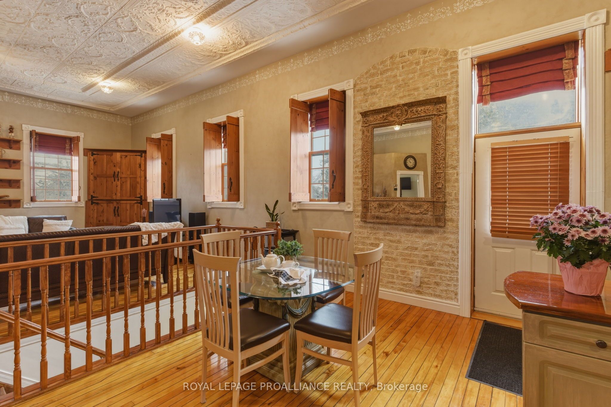 157 Norway Street Property Photo 8