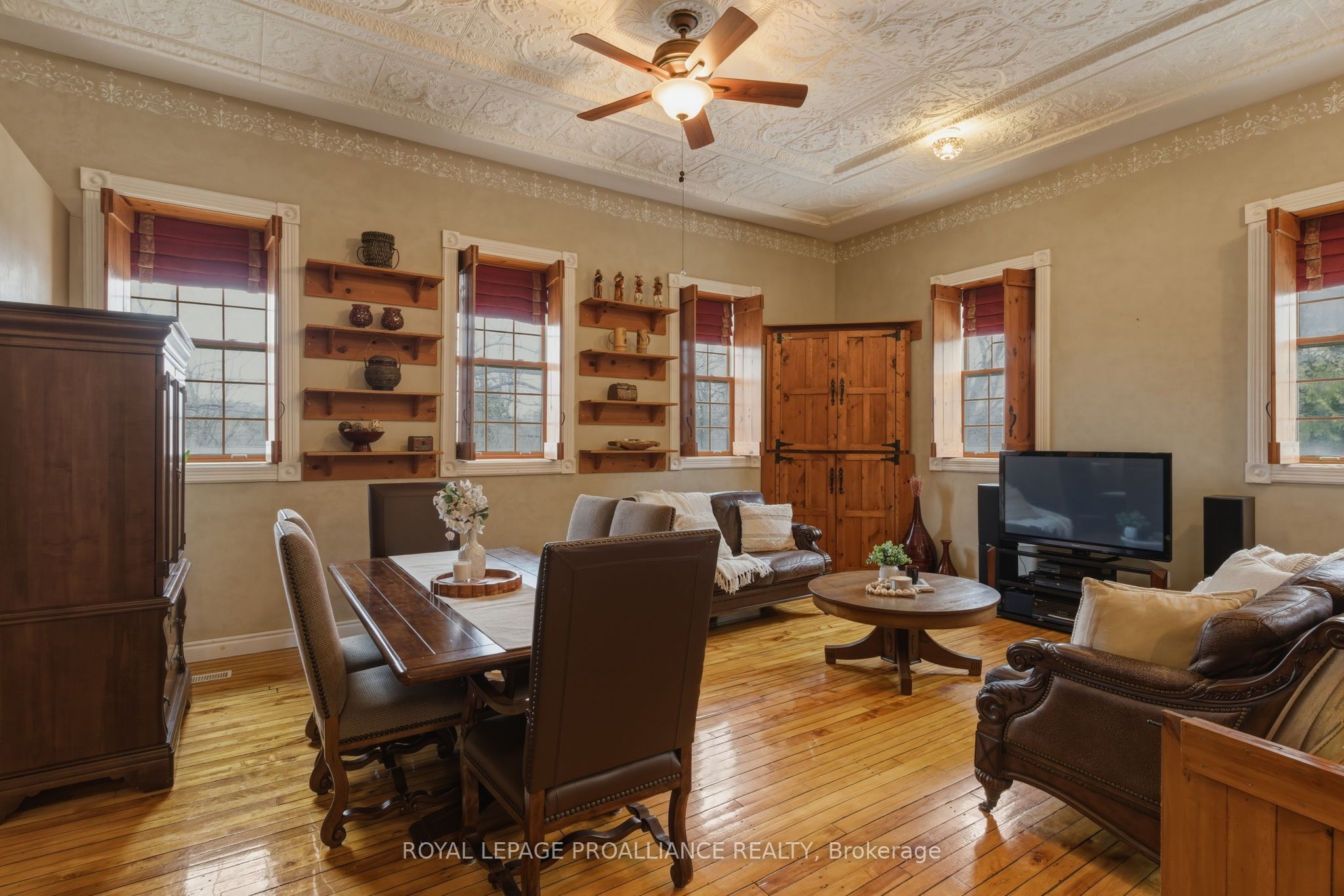 157 Norway Street Property Photo 10