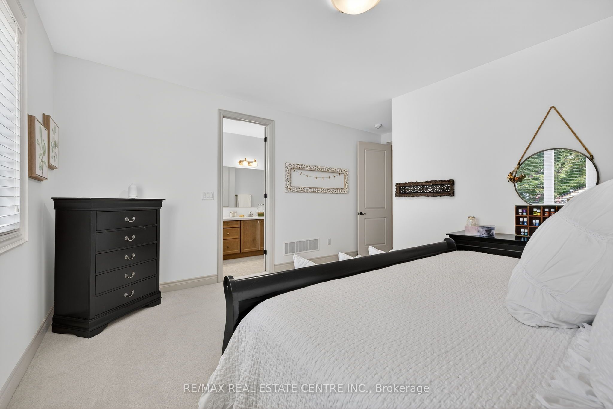 53 Anderson Avenue Property Photo 23