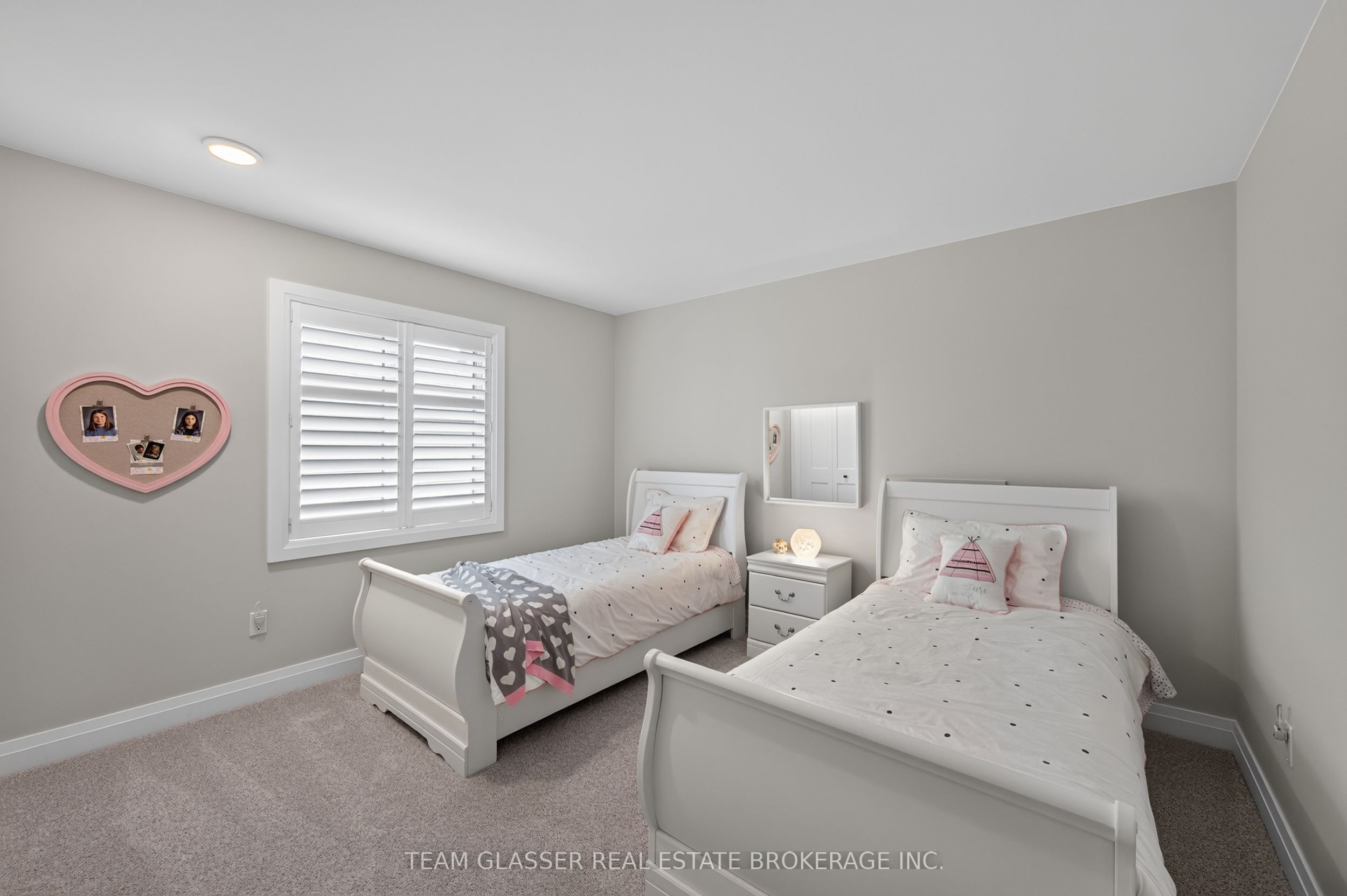 27 Chestnut Hill Property Photo 36