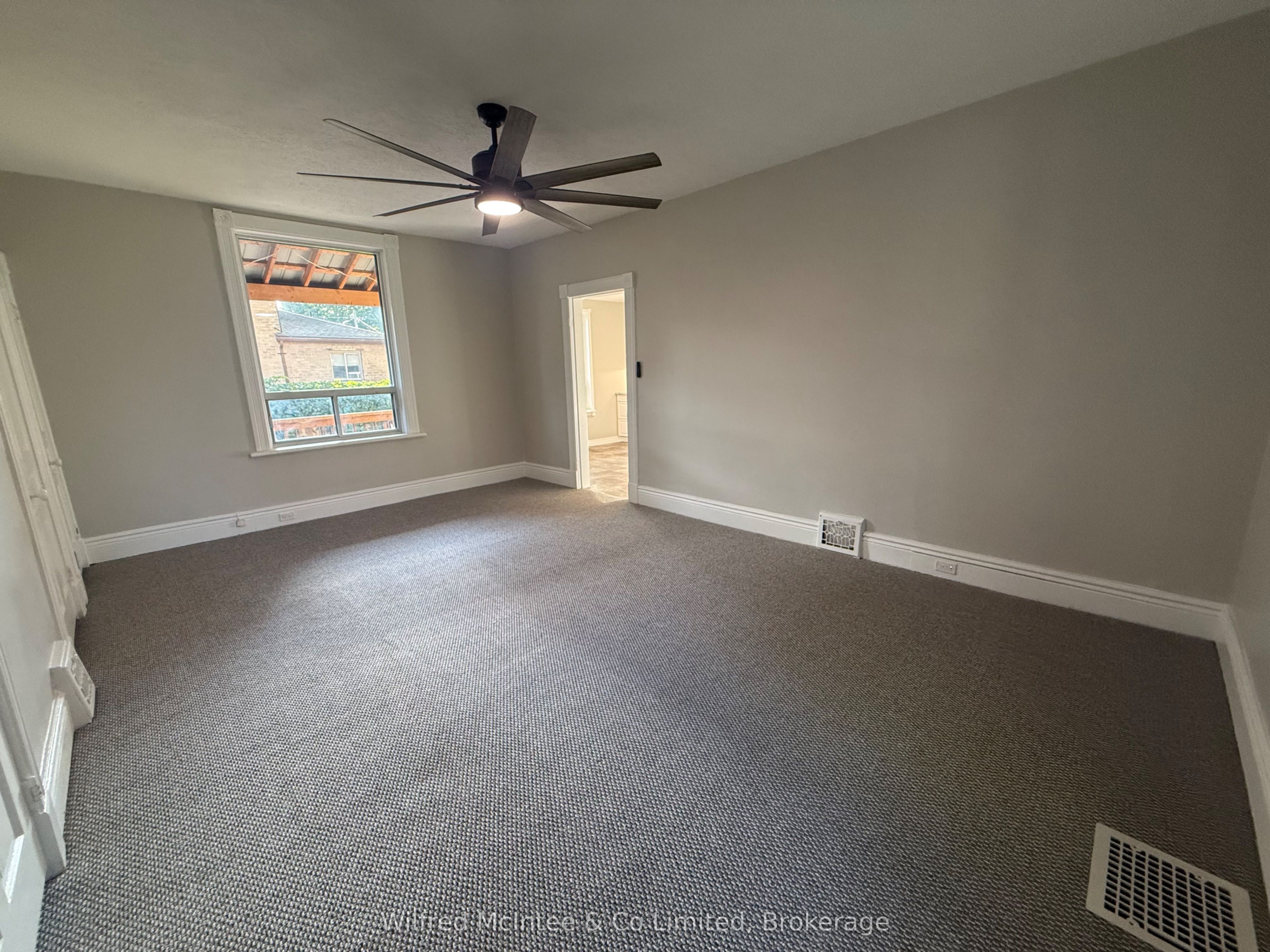 470 11th Street Property Photo 2