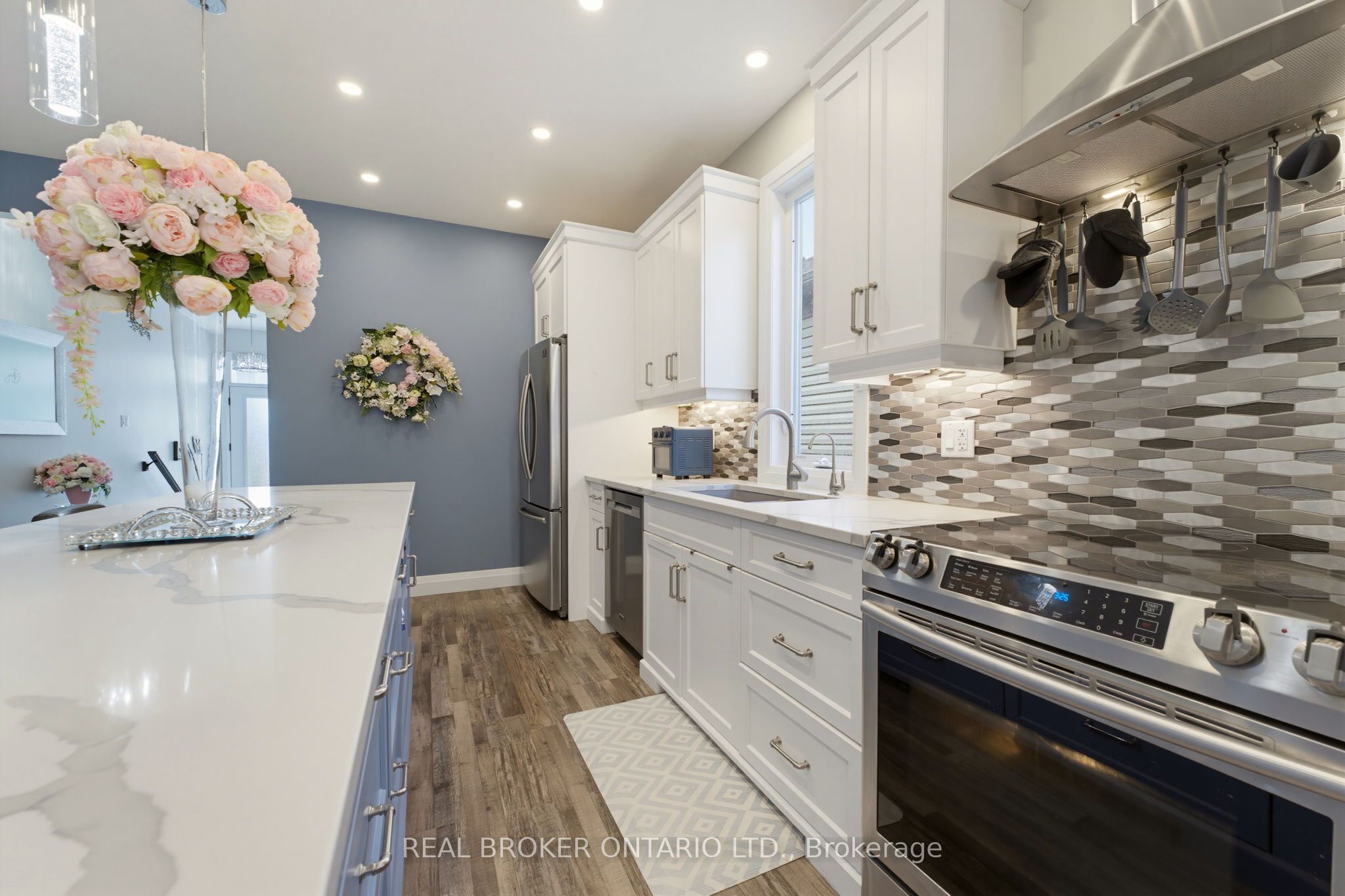 98 Woodberry Crescent Property Photo 7