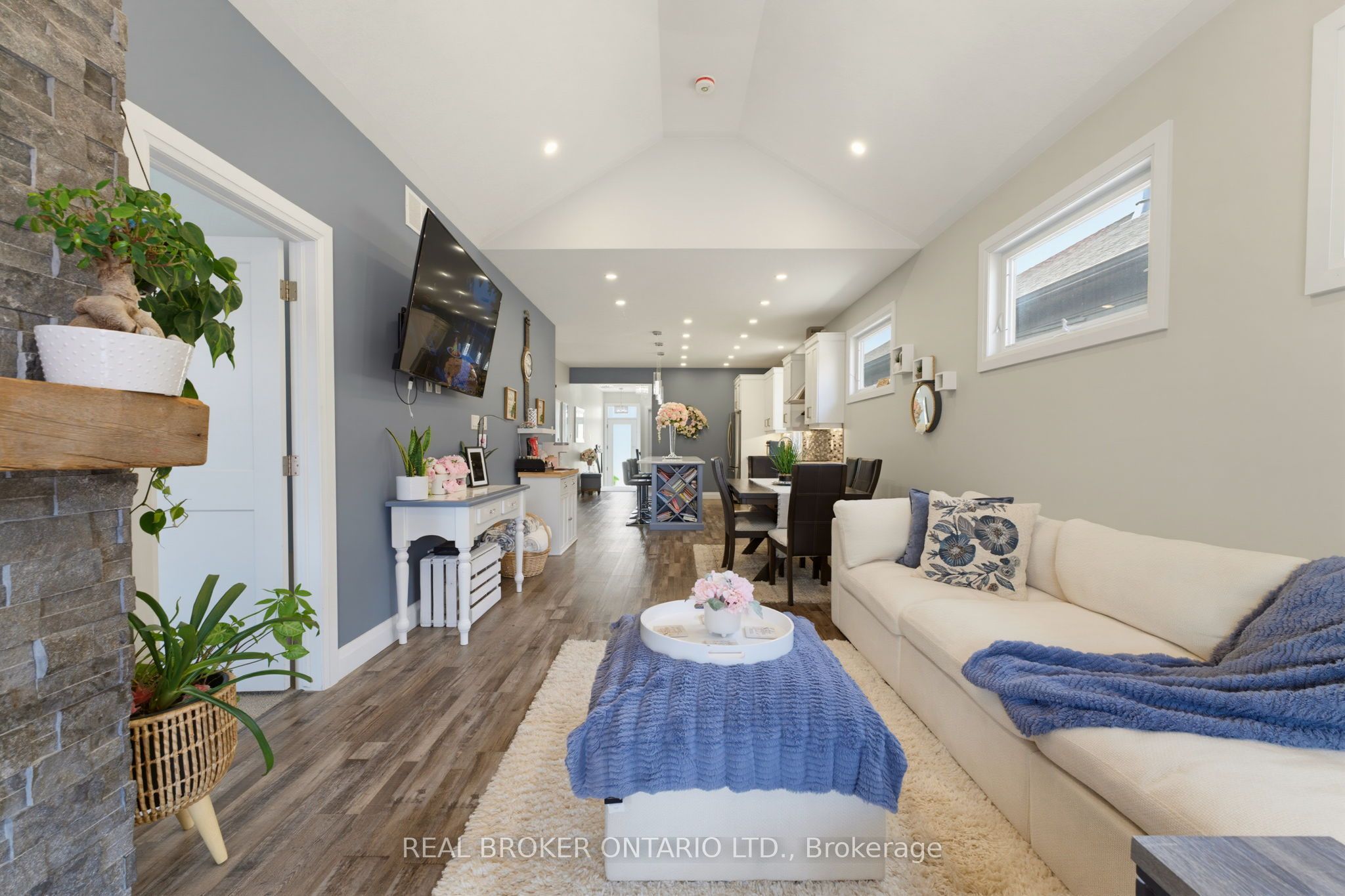 98 Woodberry Crescent Property Photo 11