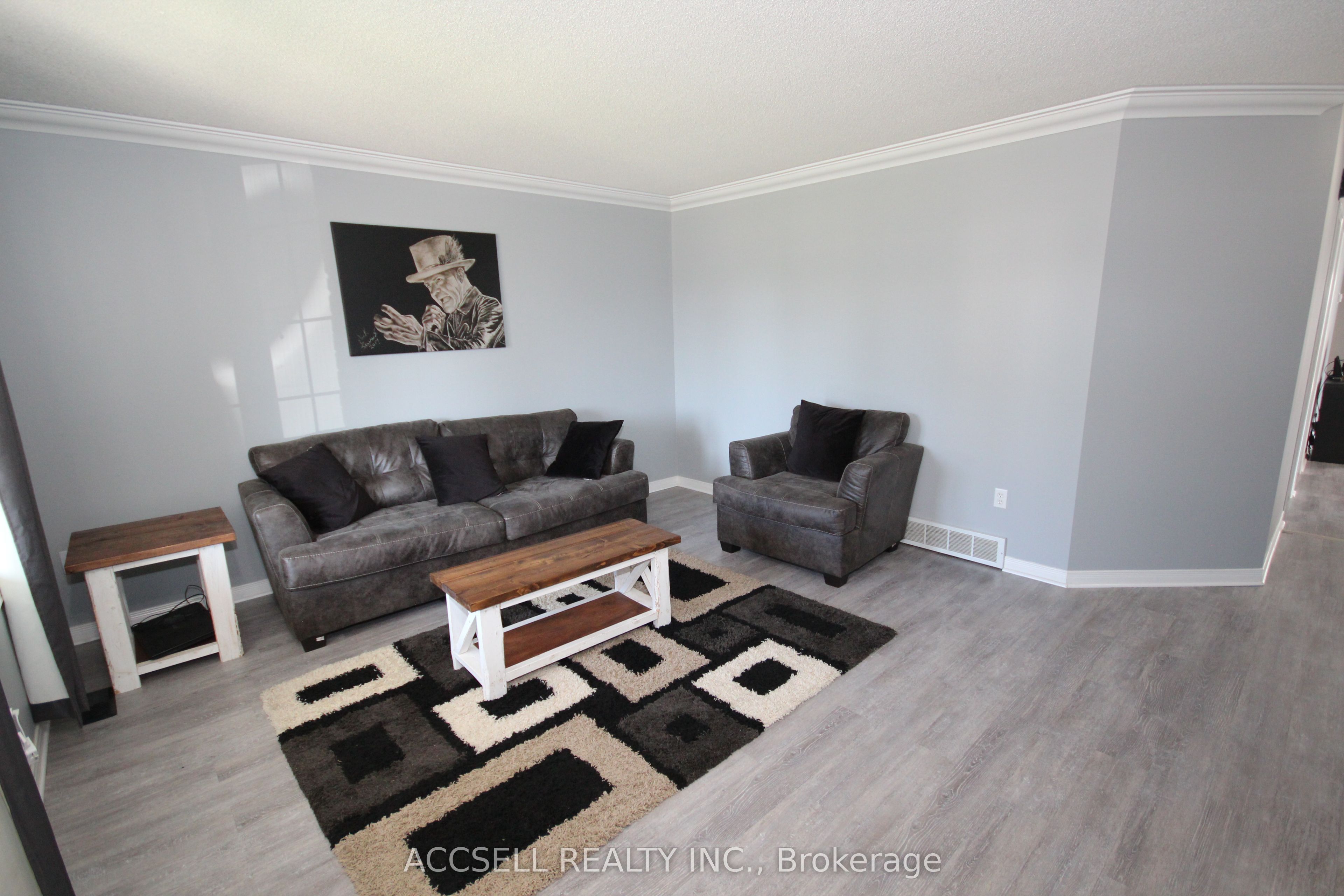 635 Highview Drive Property Photo 2