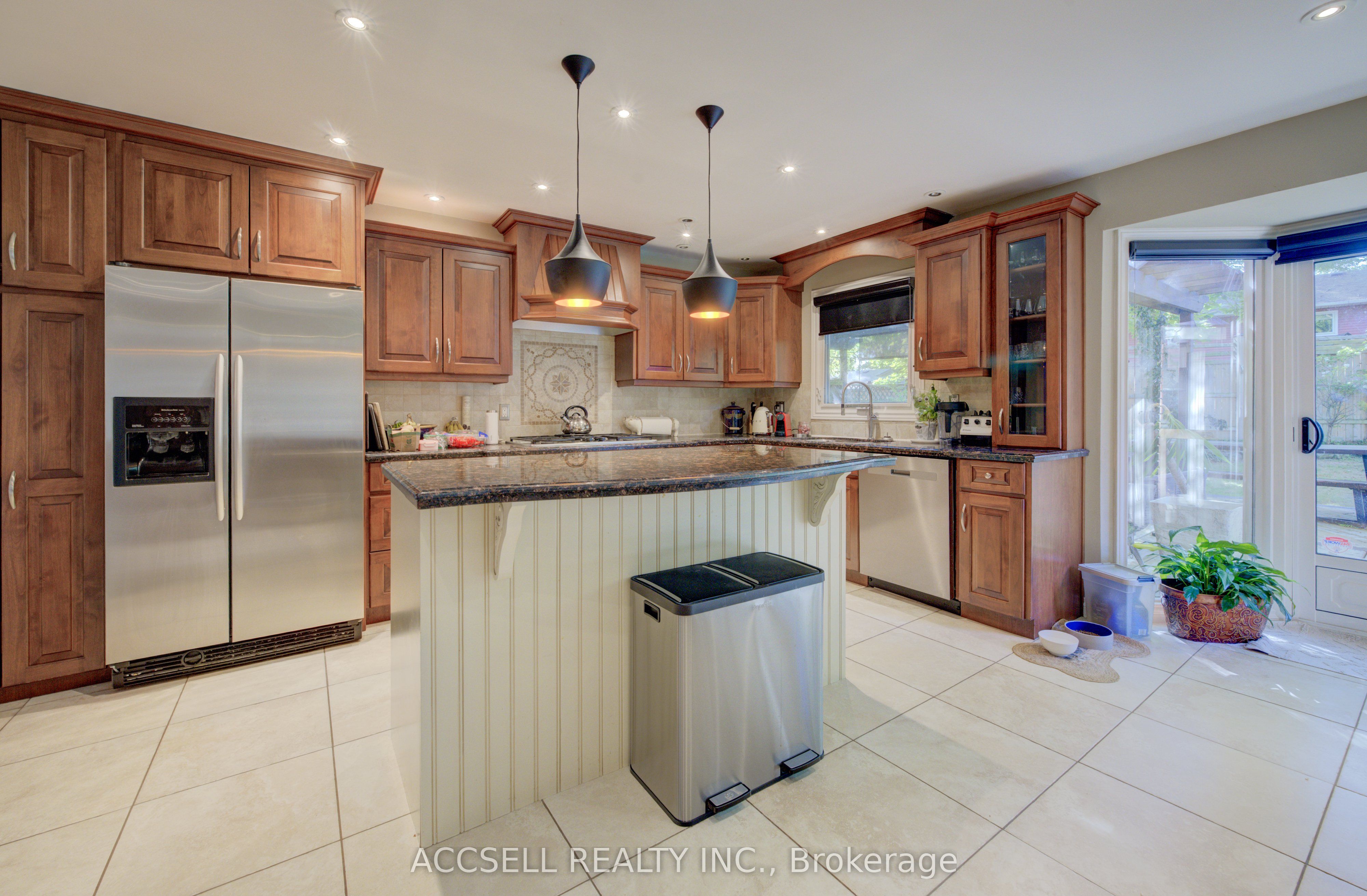 600 Highvalley Road Property Photo 3