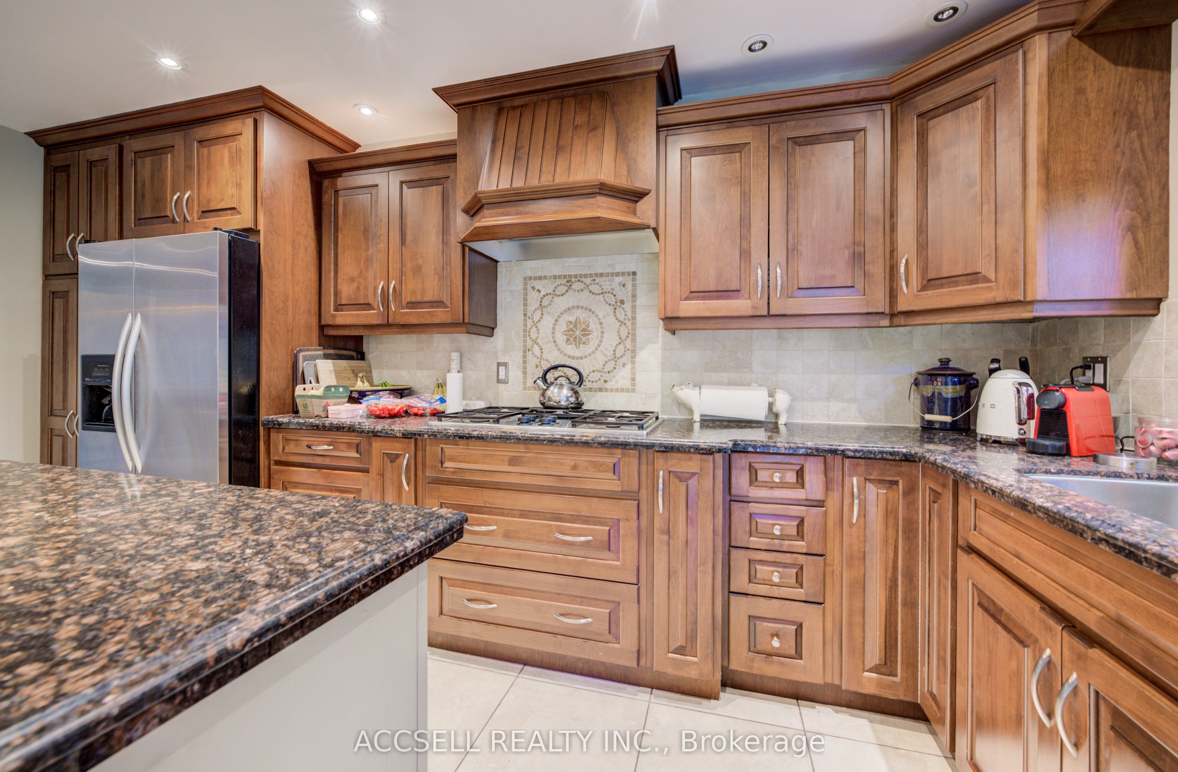600 Highvalley Road Property Photo 4