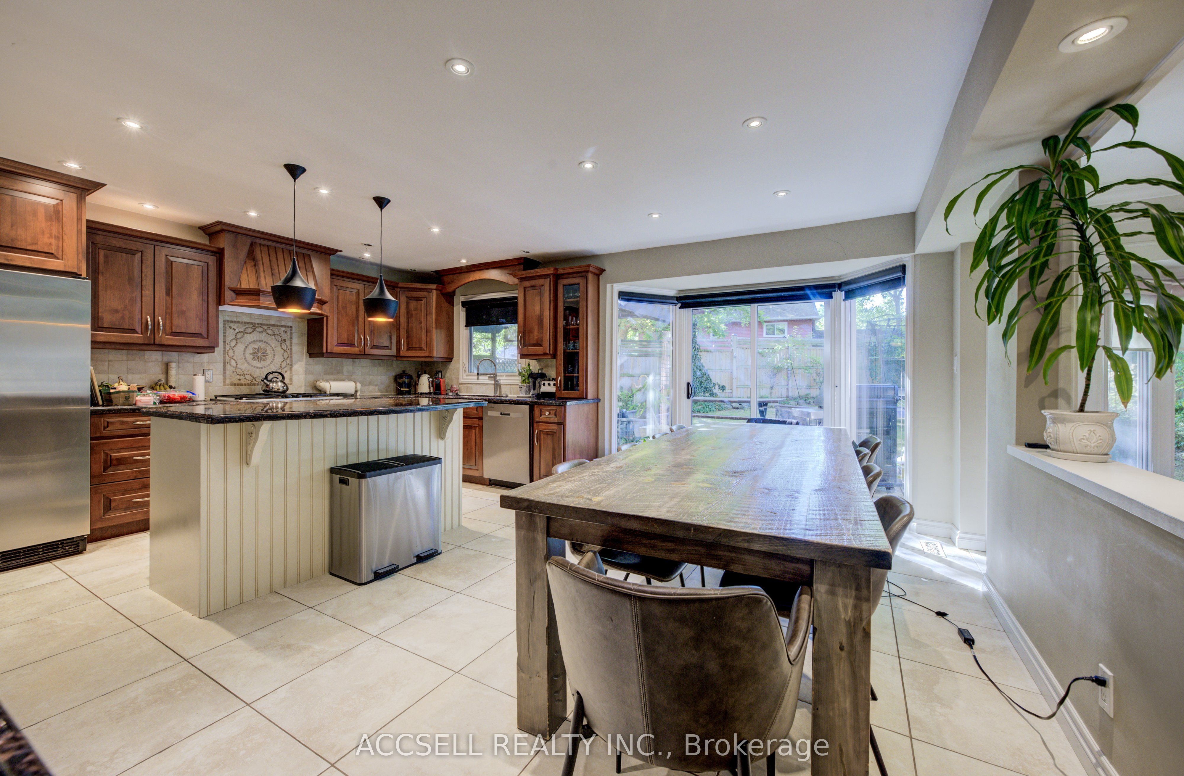 600 Highvalley Road Property Photo 6