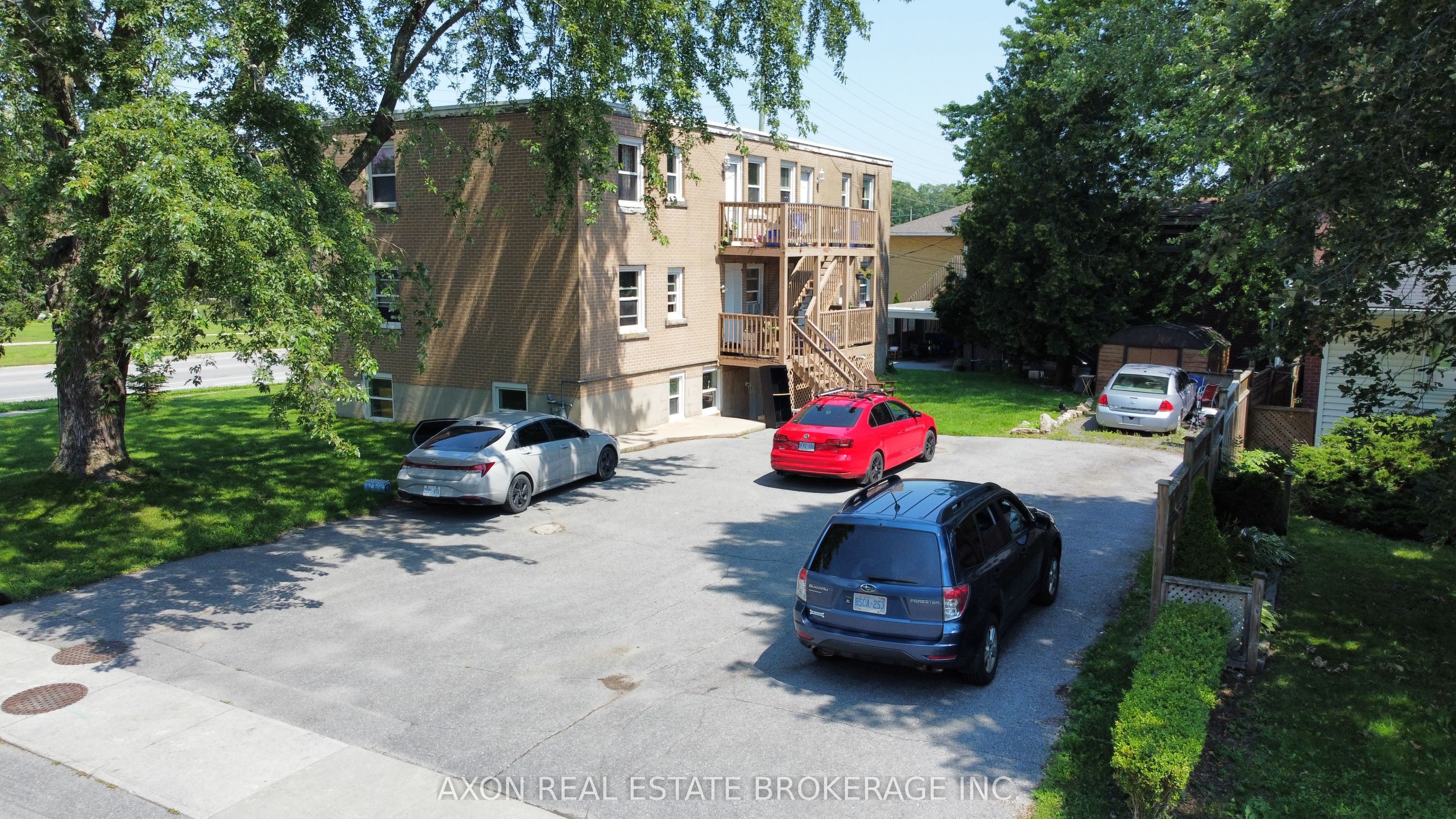 1028 Johnson Street Property Photo 4